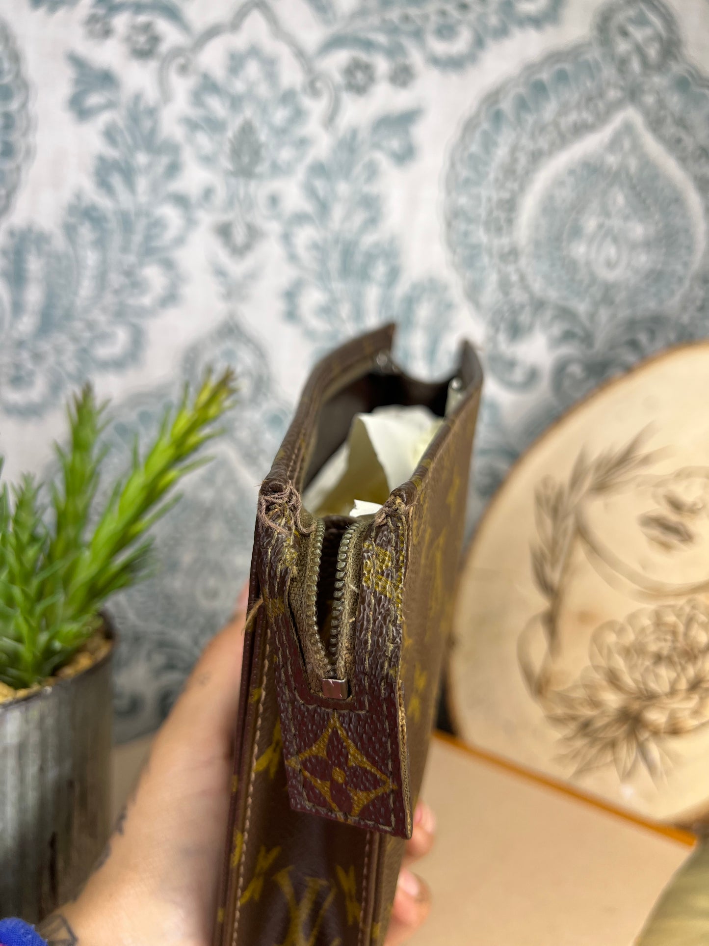 Louis Vuitton French Company Toiletry 19