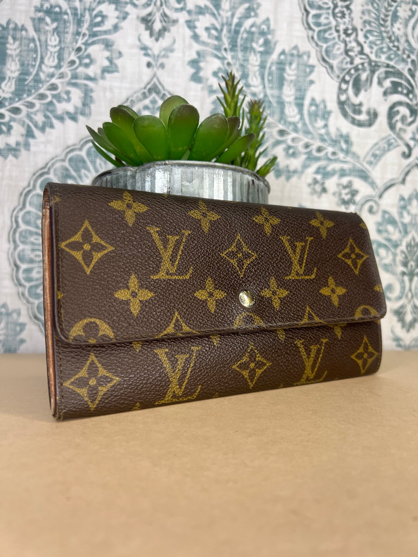Louis Vuitton Monogram Sarah Wallet