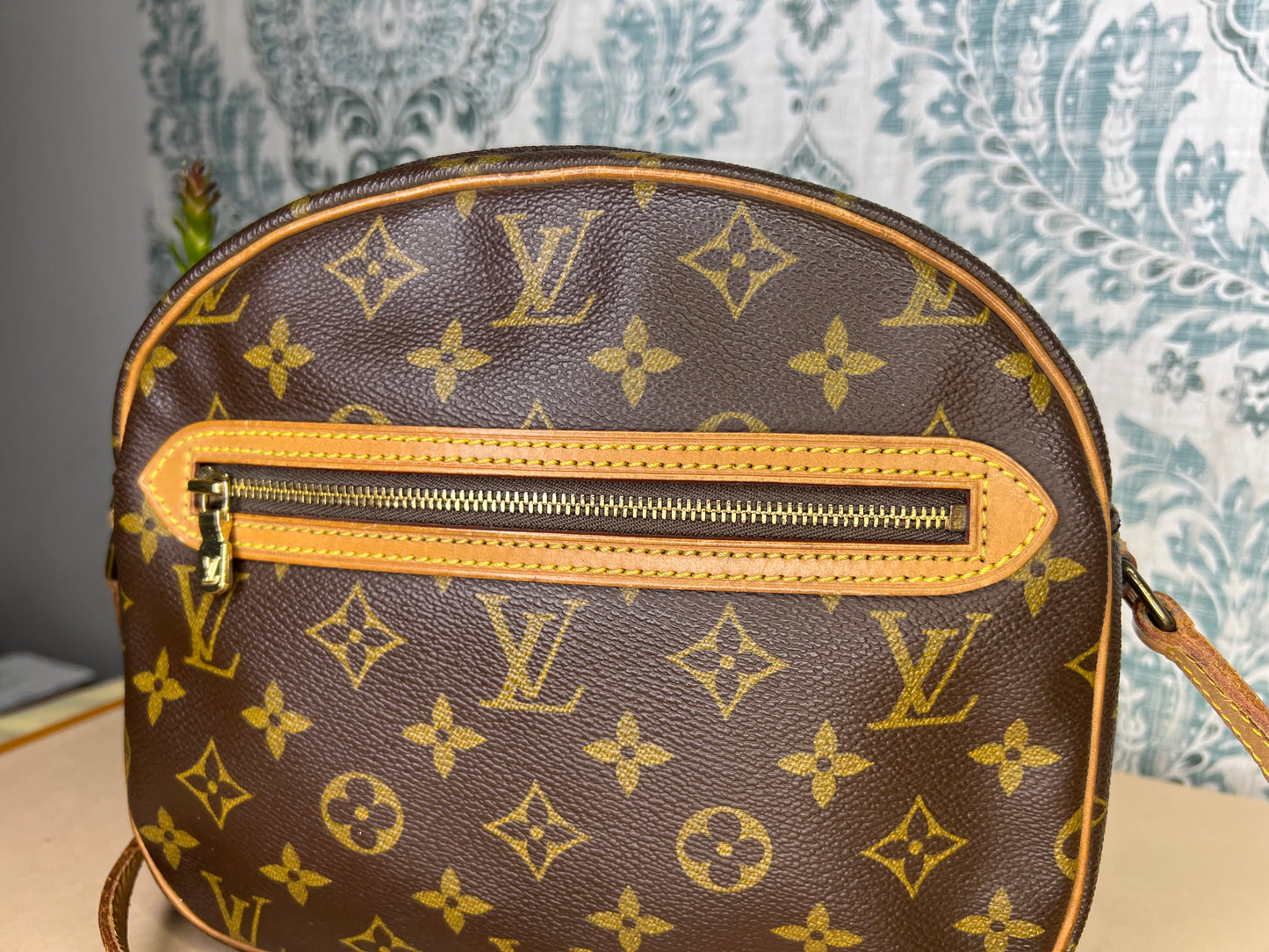 Louis Vuitton Senlis