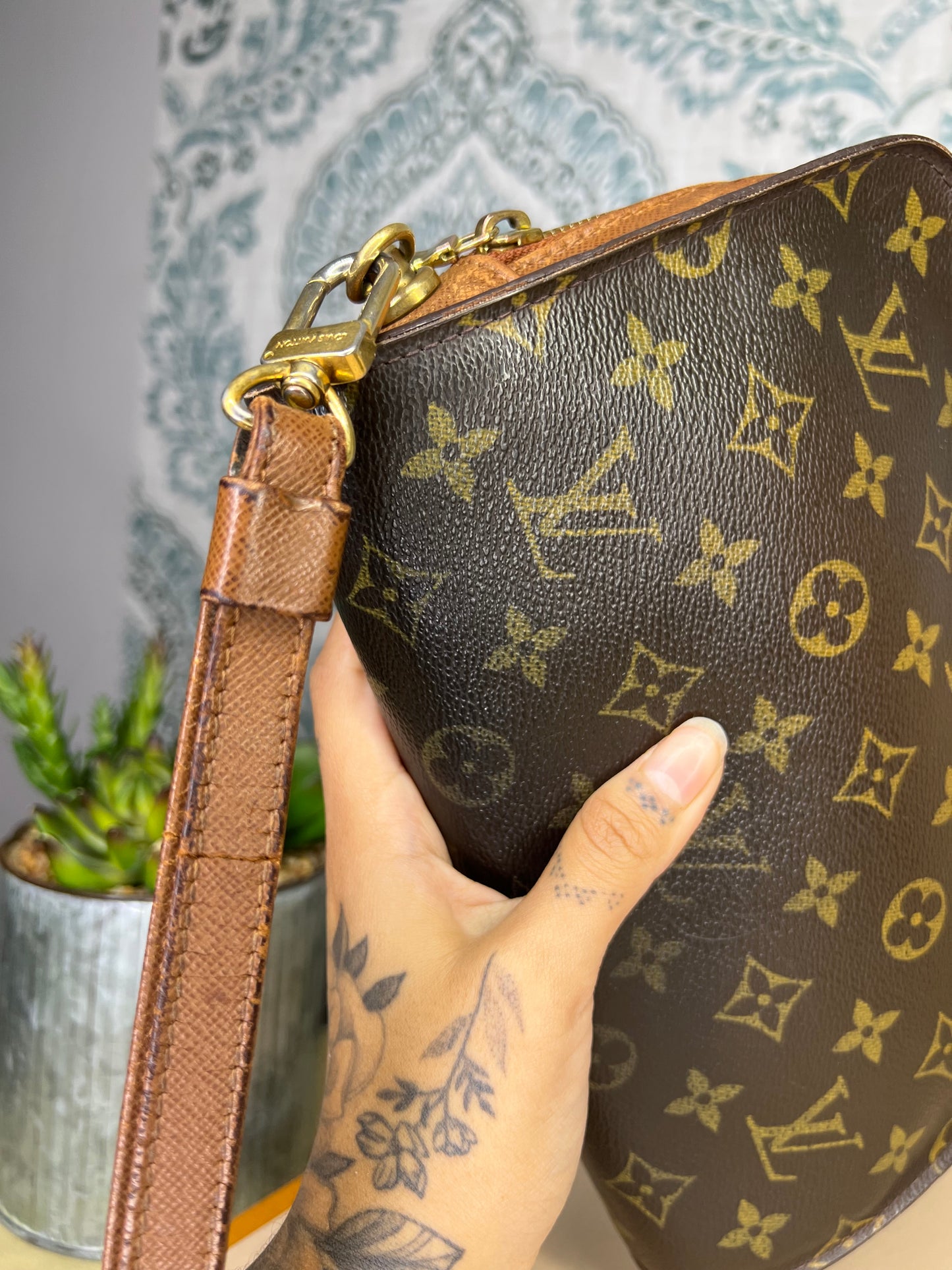 Louis Vuitton Orsay Clutch