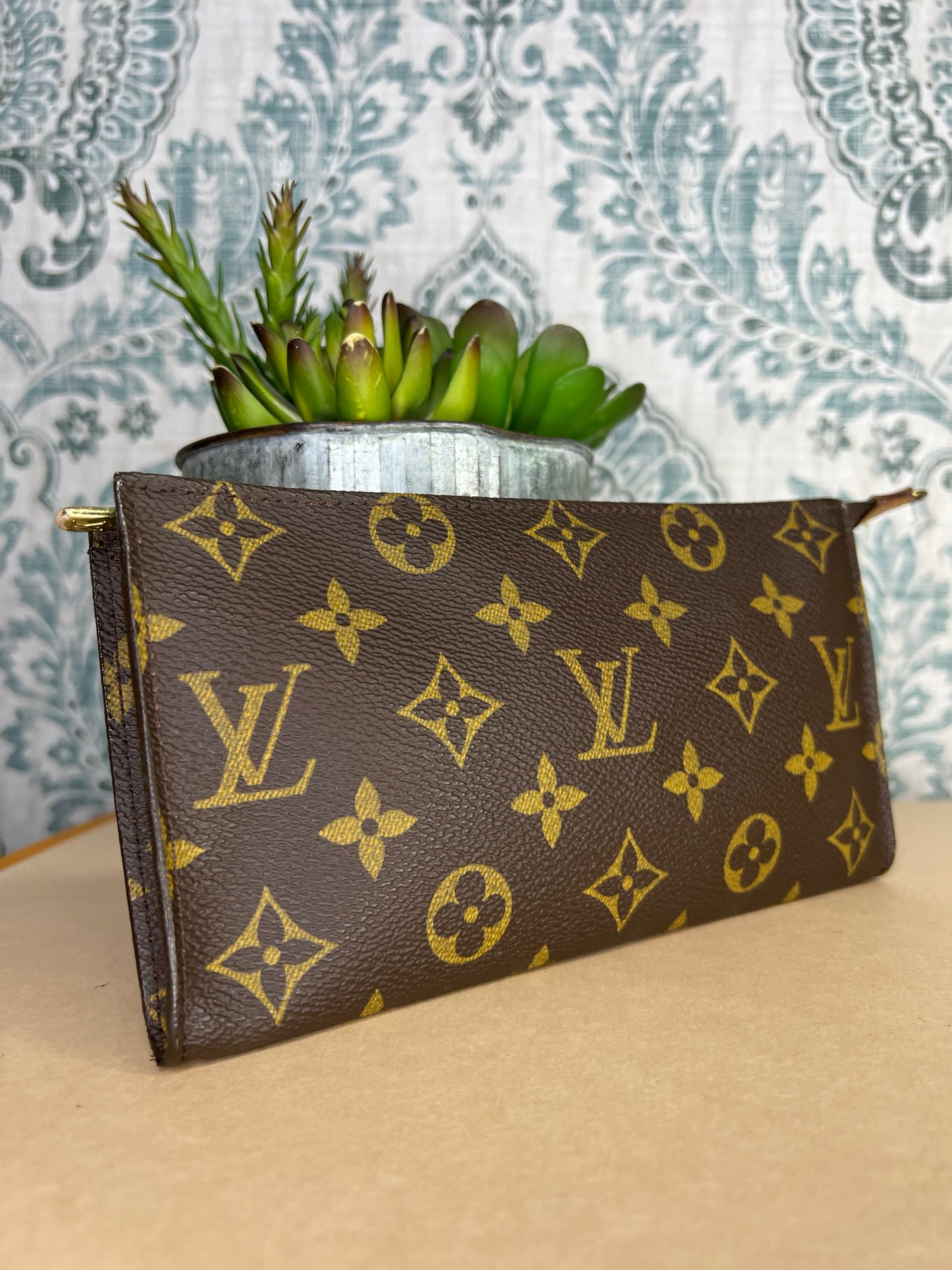 Louis Vuitton Bucket GM Pouch