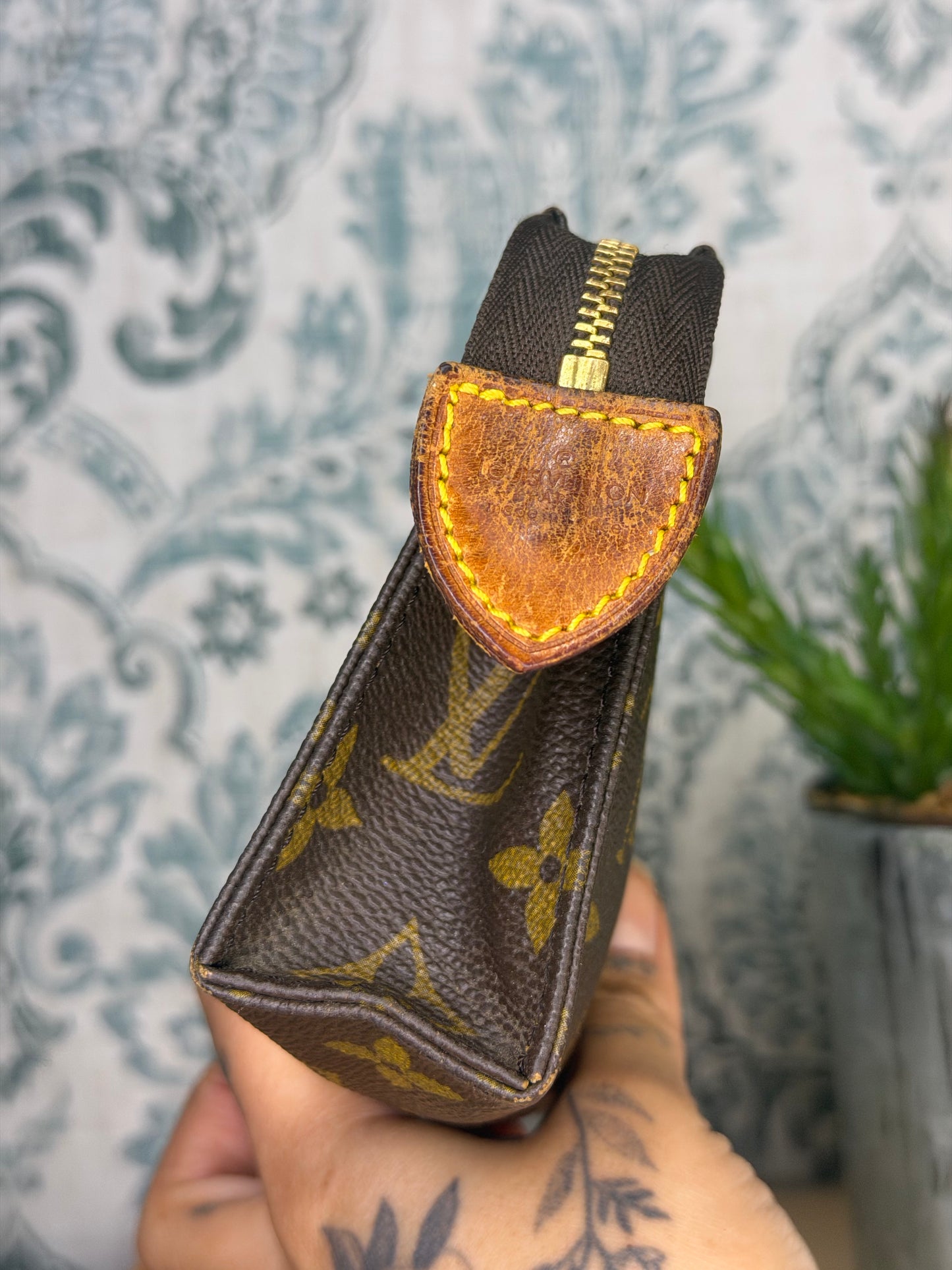 Louis Vuitton Toiletry 15