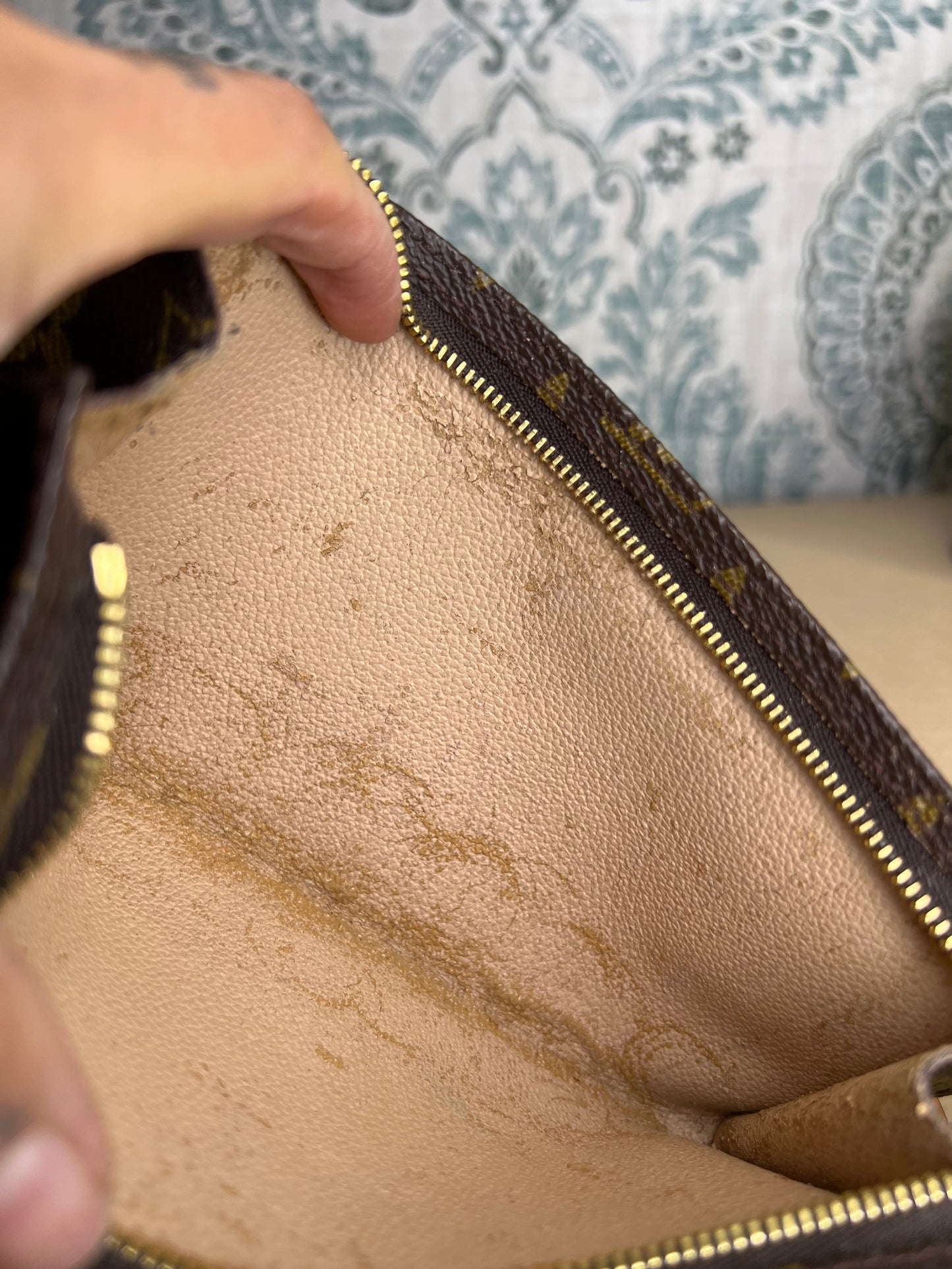 Louis Vuitton Bucket GM Pouch