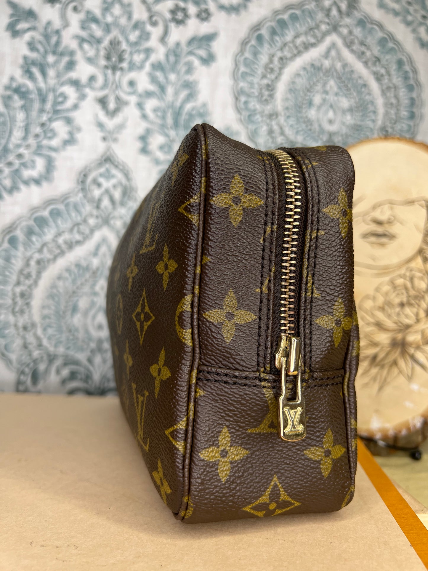 Louis Vuitton Trousse 23
