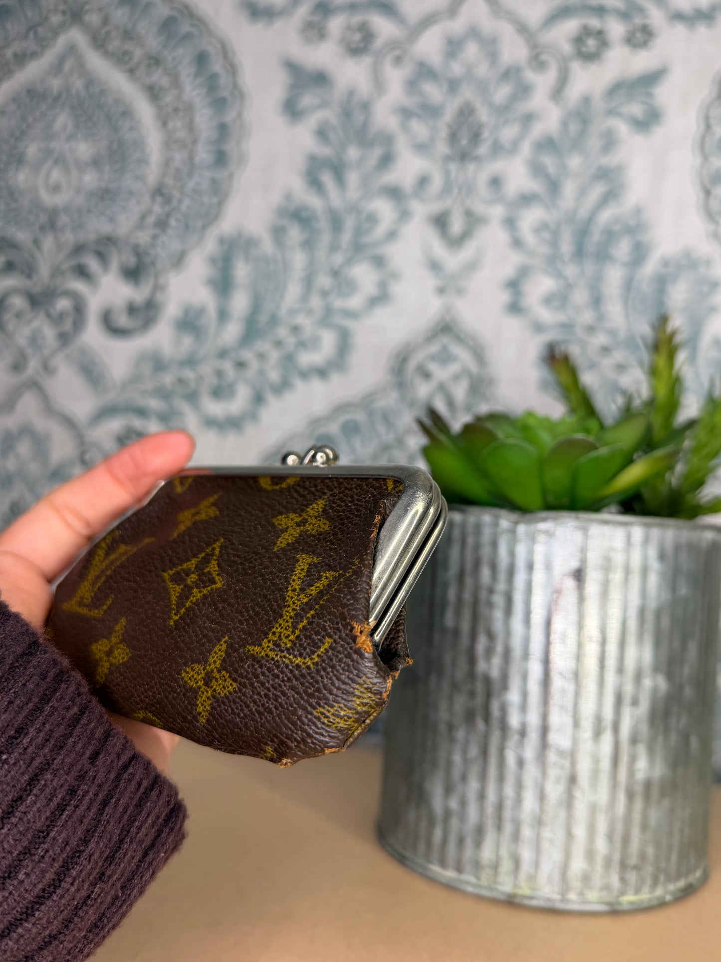 Louis Vuitton Saks Fifth Ave Kisslock Coin Purse