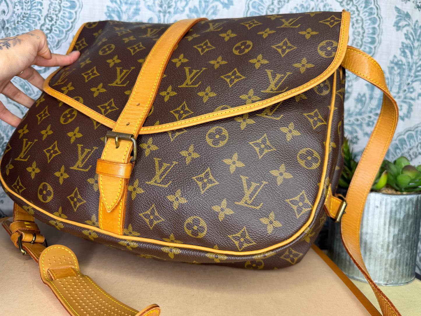Louis Vuitton Saumur 35