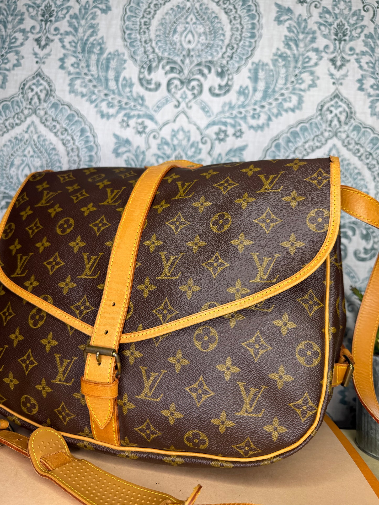 Louis Vuitton Saumur 35