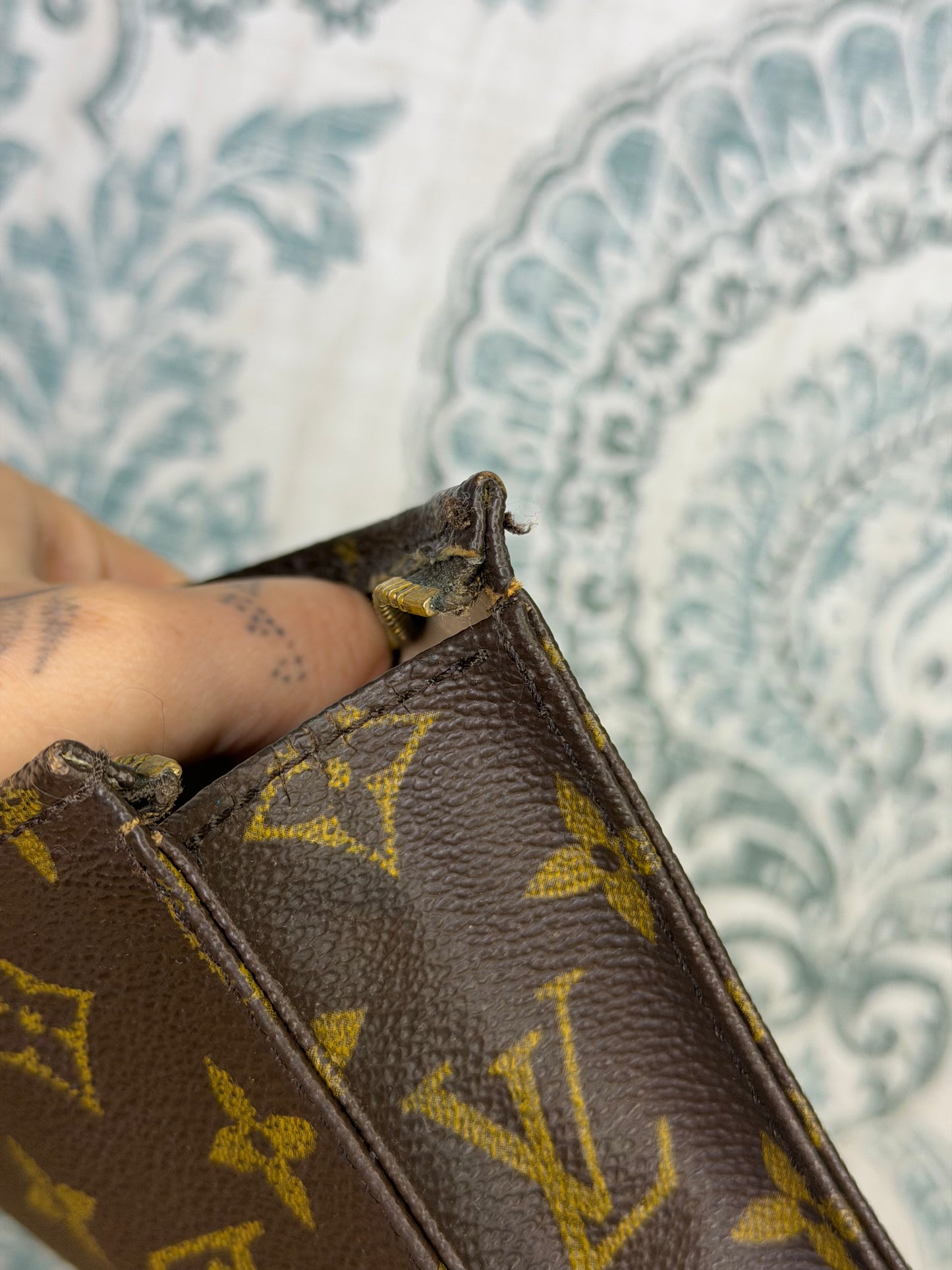 Louis Vuitton Toiletry 15