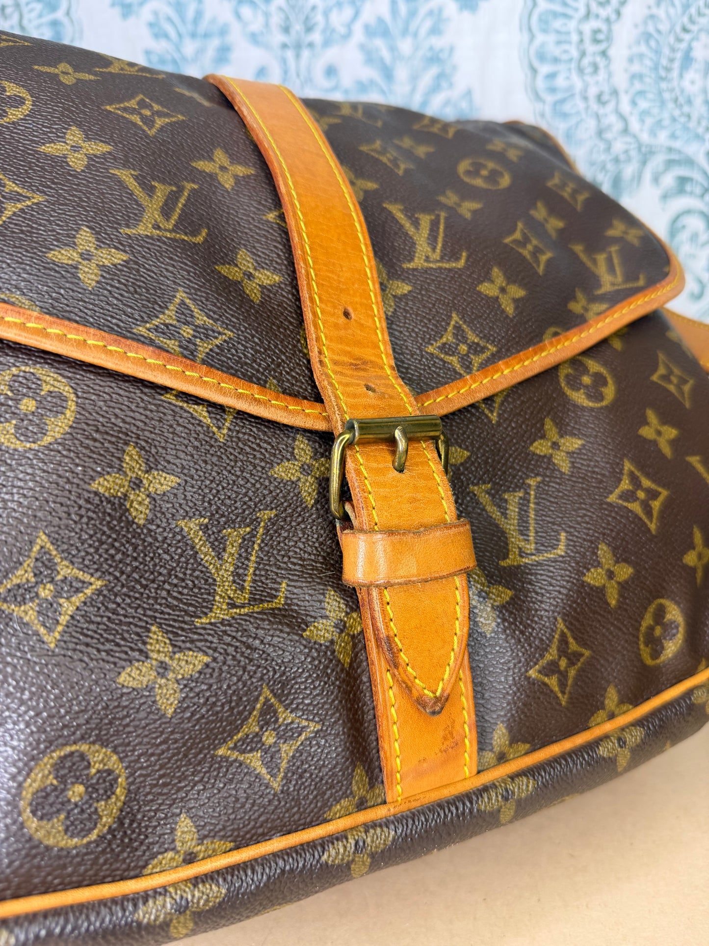 Louis Vuitton Saumur 35