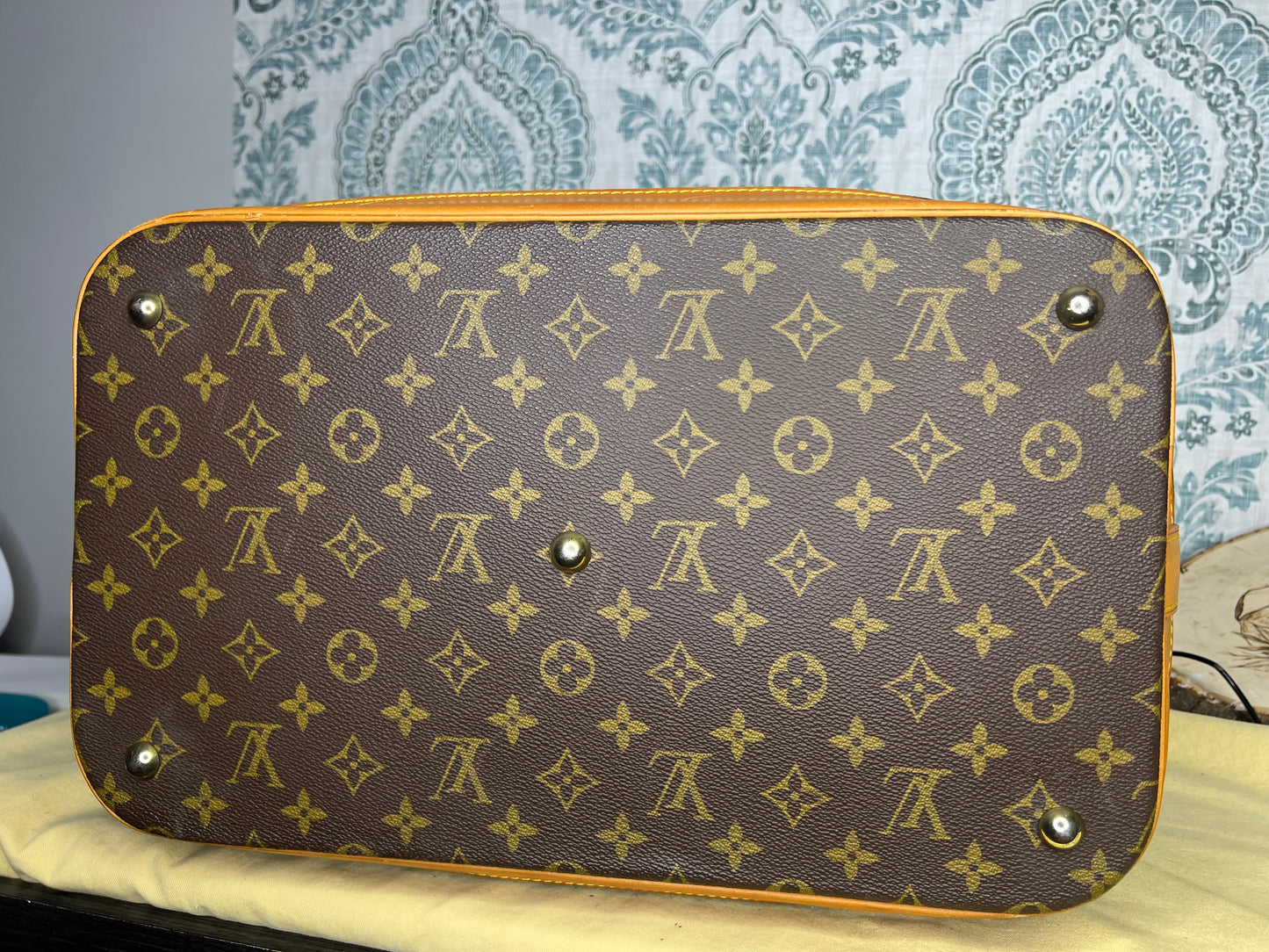 Louis Vuitton Cruiser 40