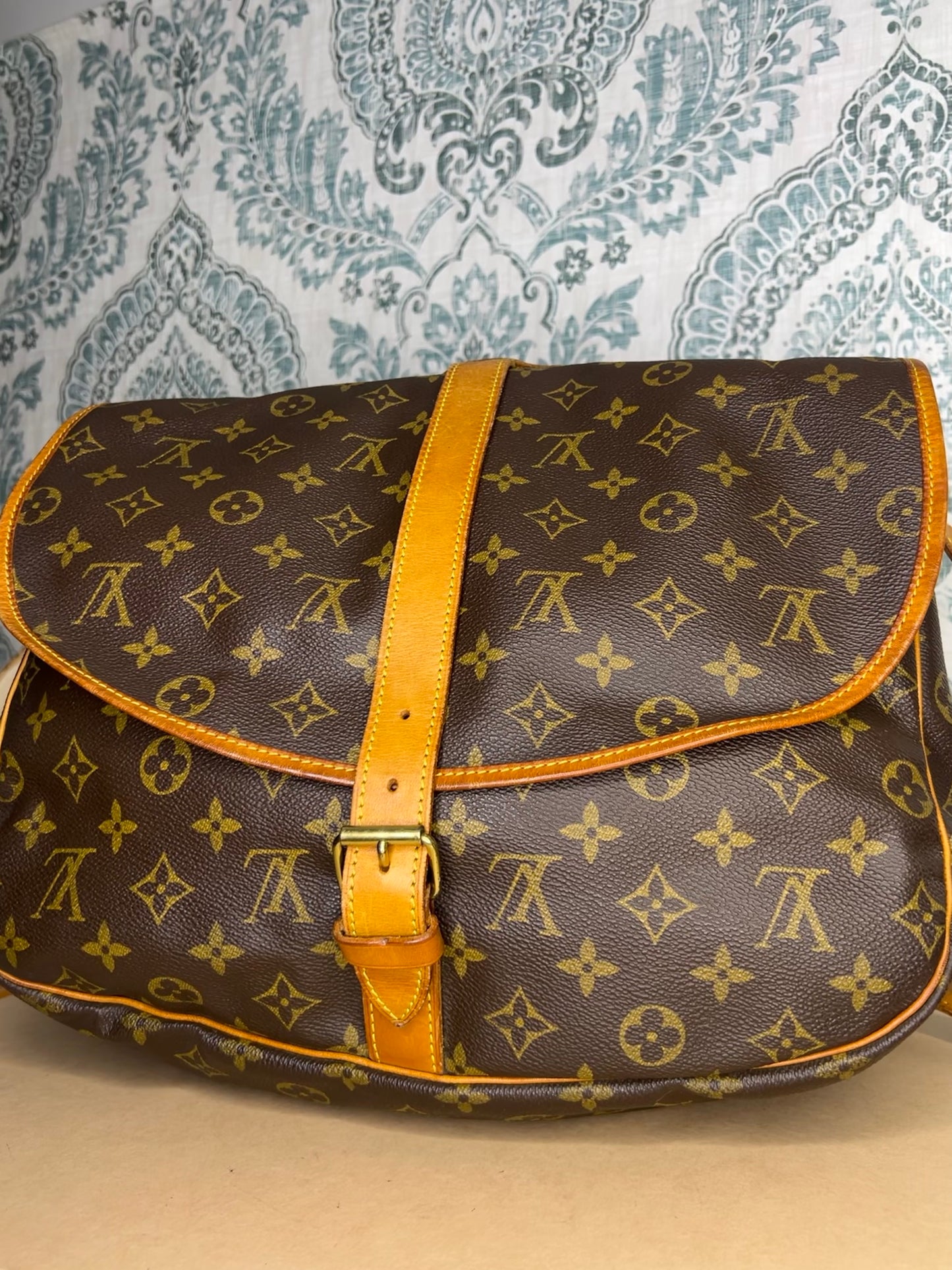 Louis Vuitton Saumur 35