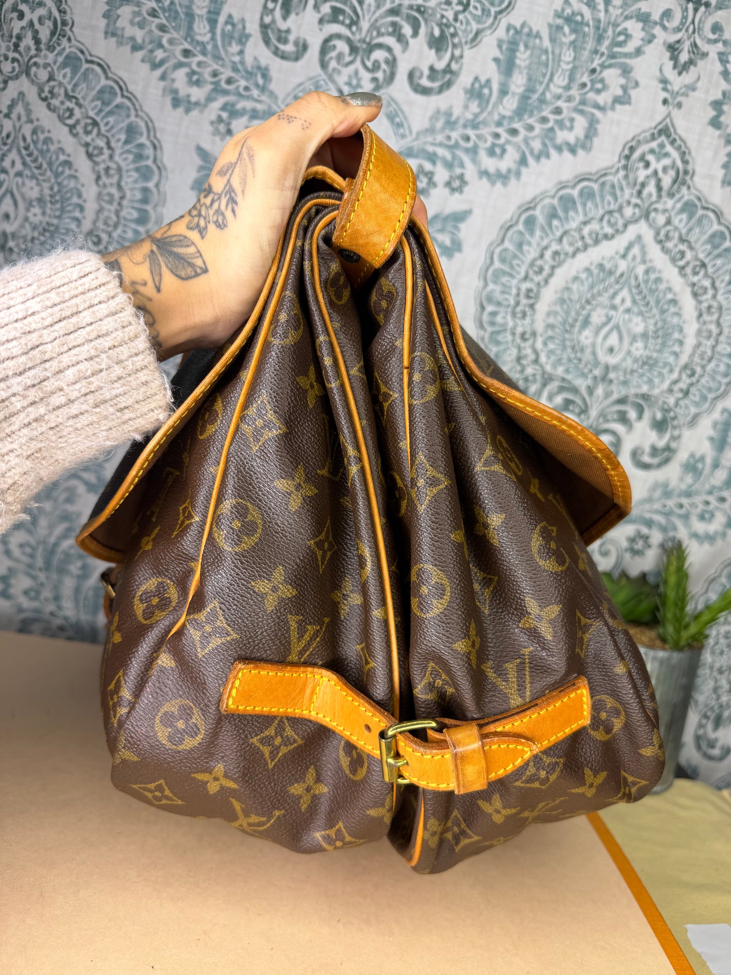 Louis Vuitton Saumur 35