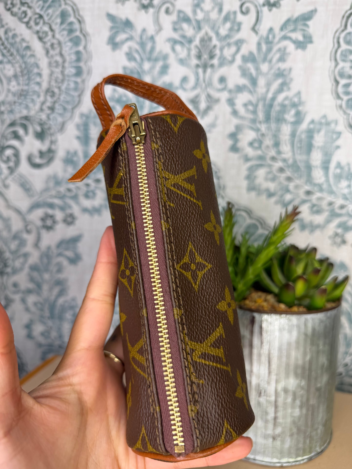 Louis Vuitton Trousse Ronde