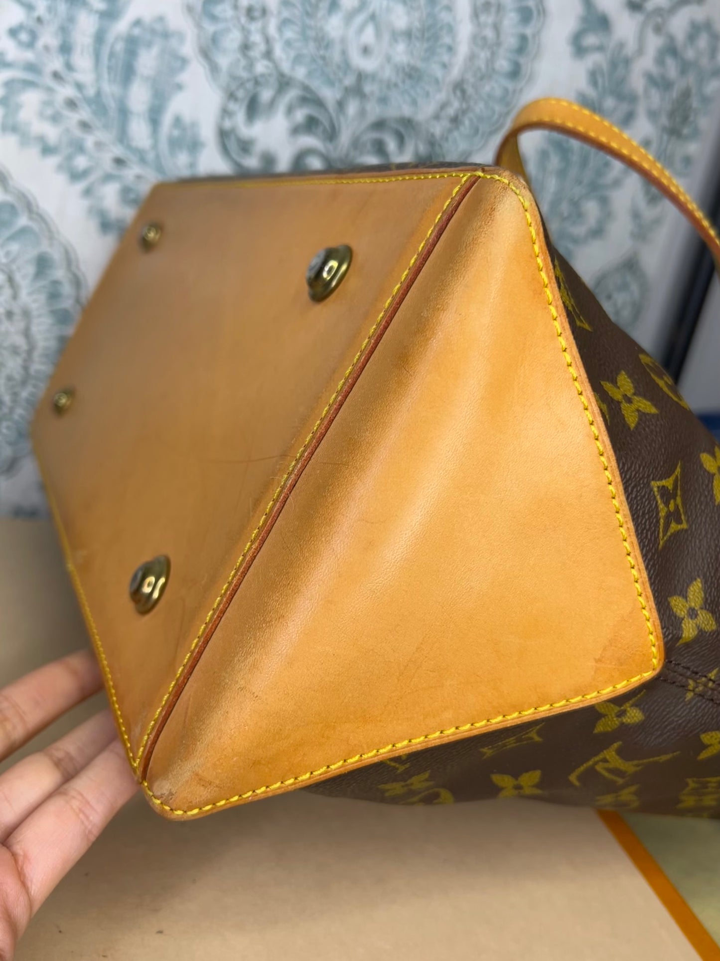 Louis Vuitton Cabas Mezzo