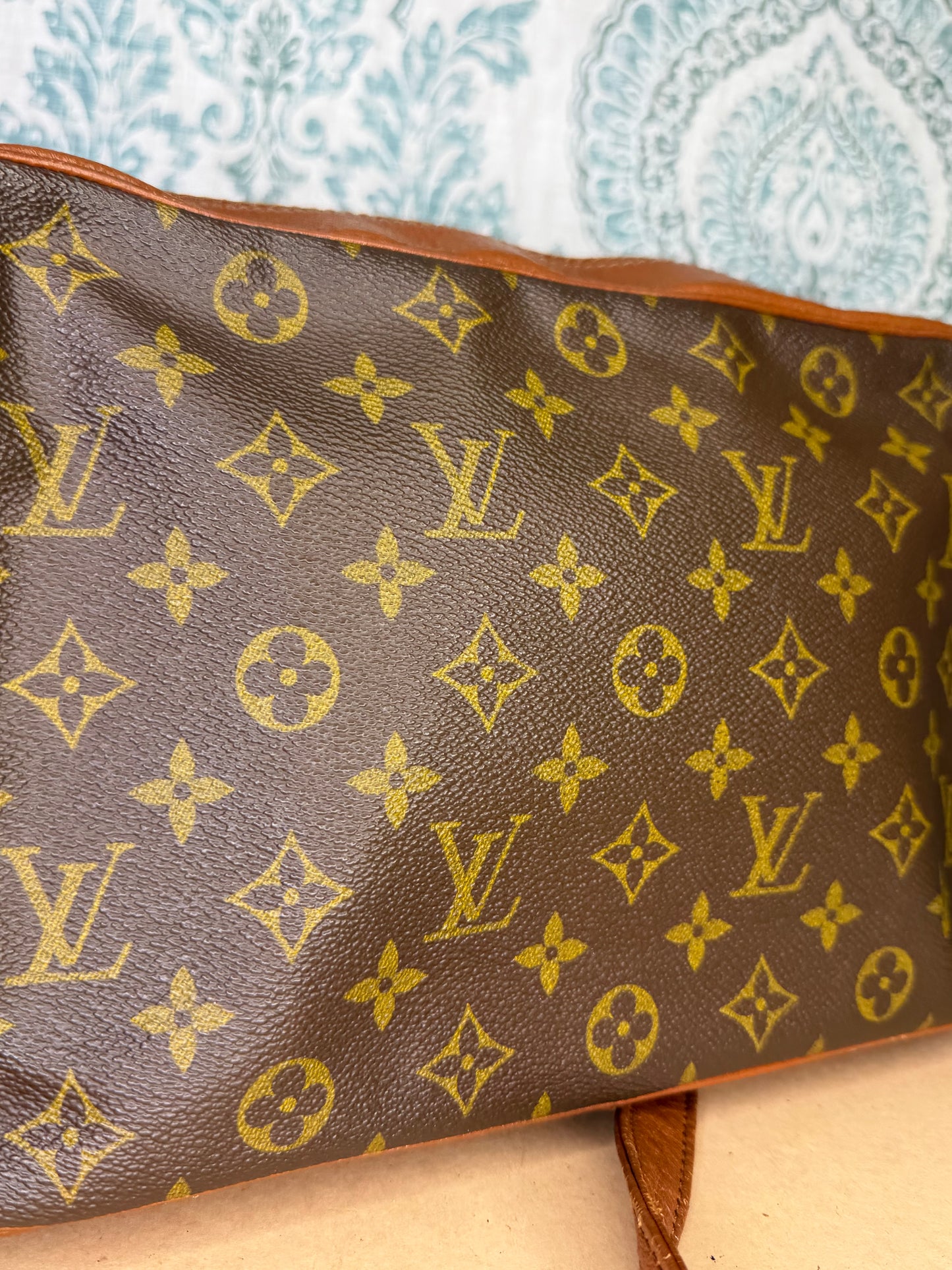 Louis Vuitton Sac Bandouliere 30 (needs new zipper)