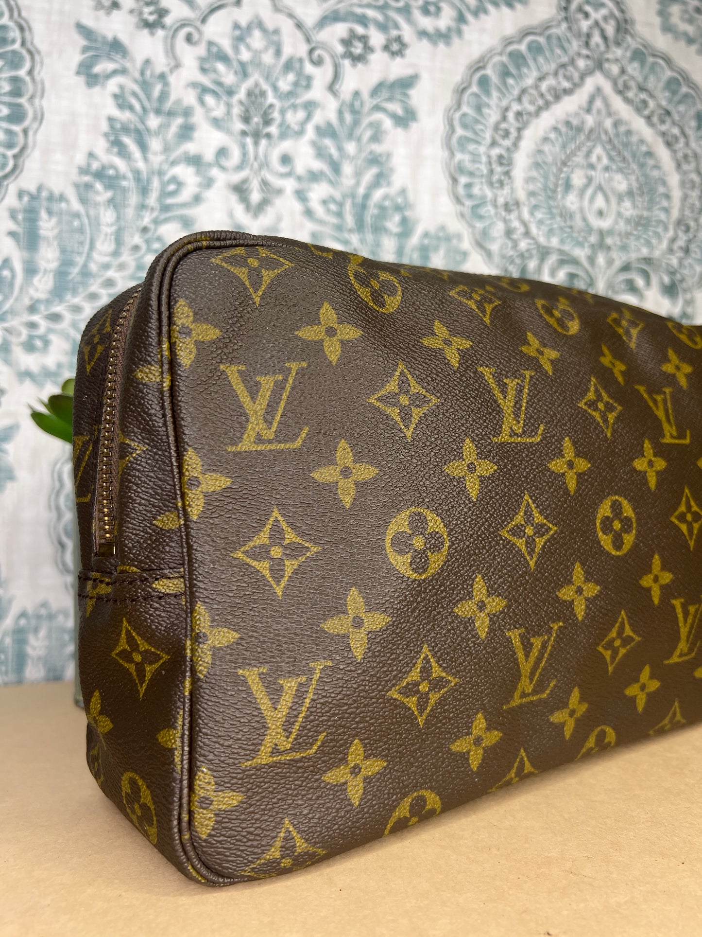 Louis Vuitton Trousse 28