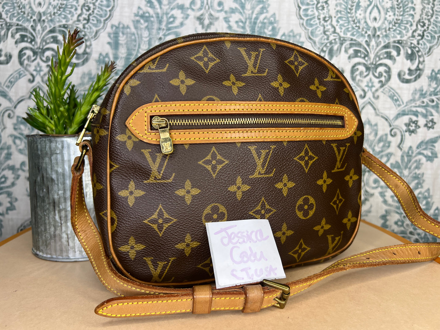Louis Vuitton Senlis