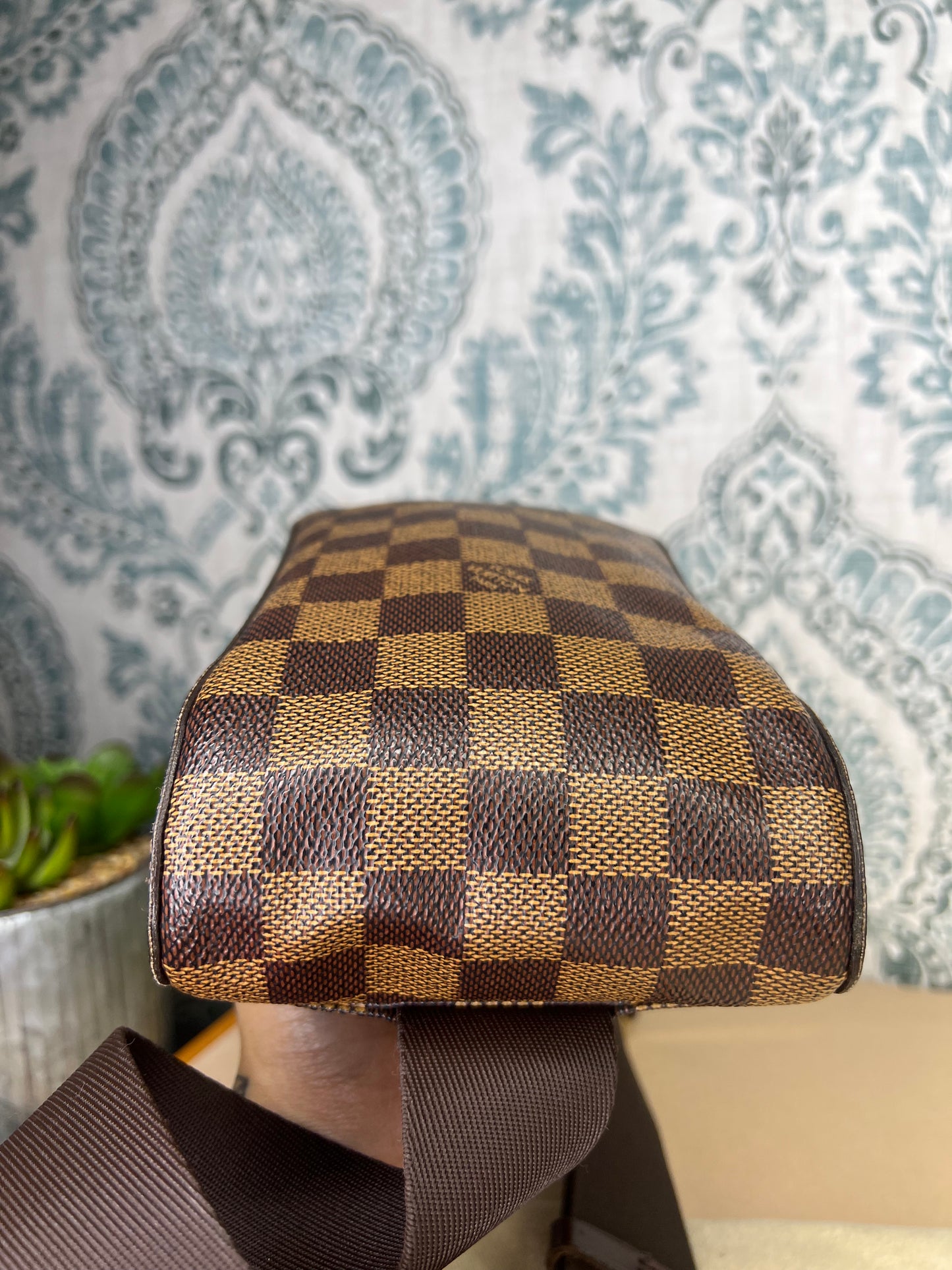 Louis Vuitton Geronimo Sling Bag