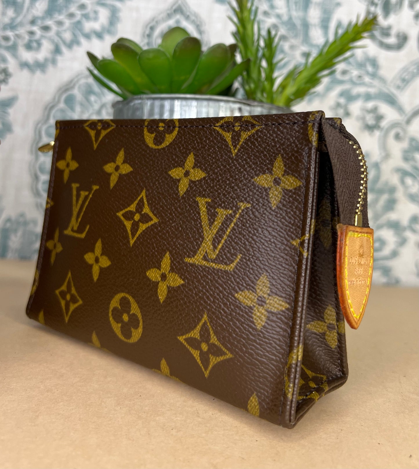 Louis Vuitton Toiletry 15