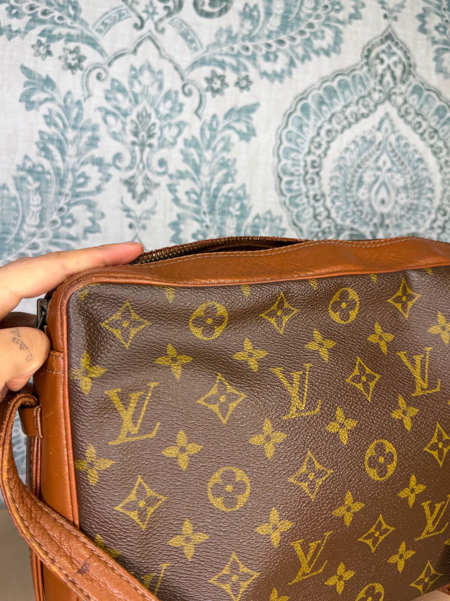 Louis Vuitton Sac Bandouliere 30 (needs new zipper)
