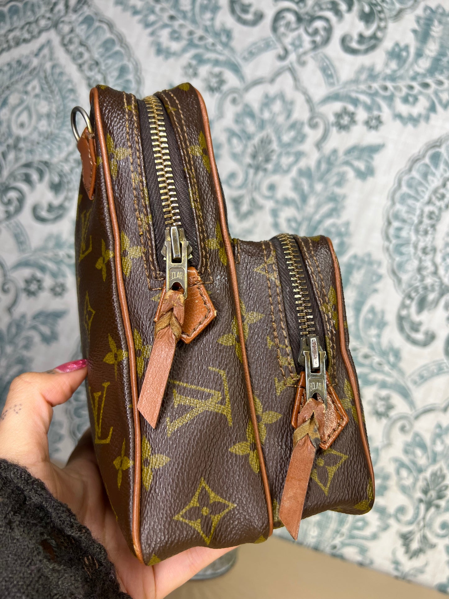 Louis Vuitton Vintage Amazon (project)