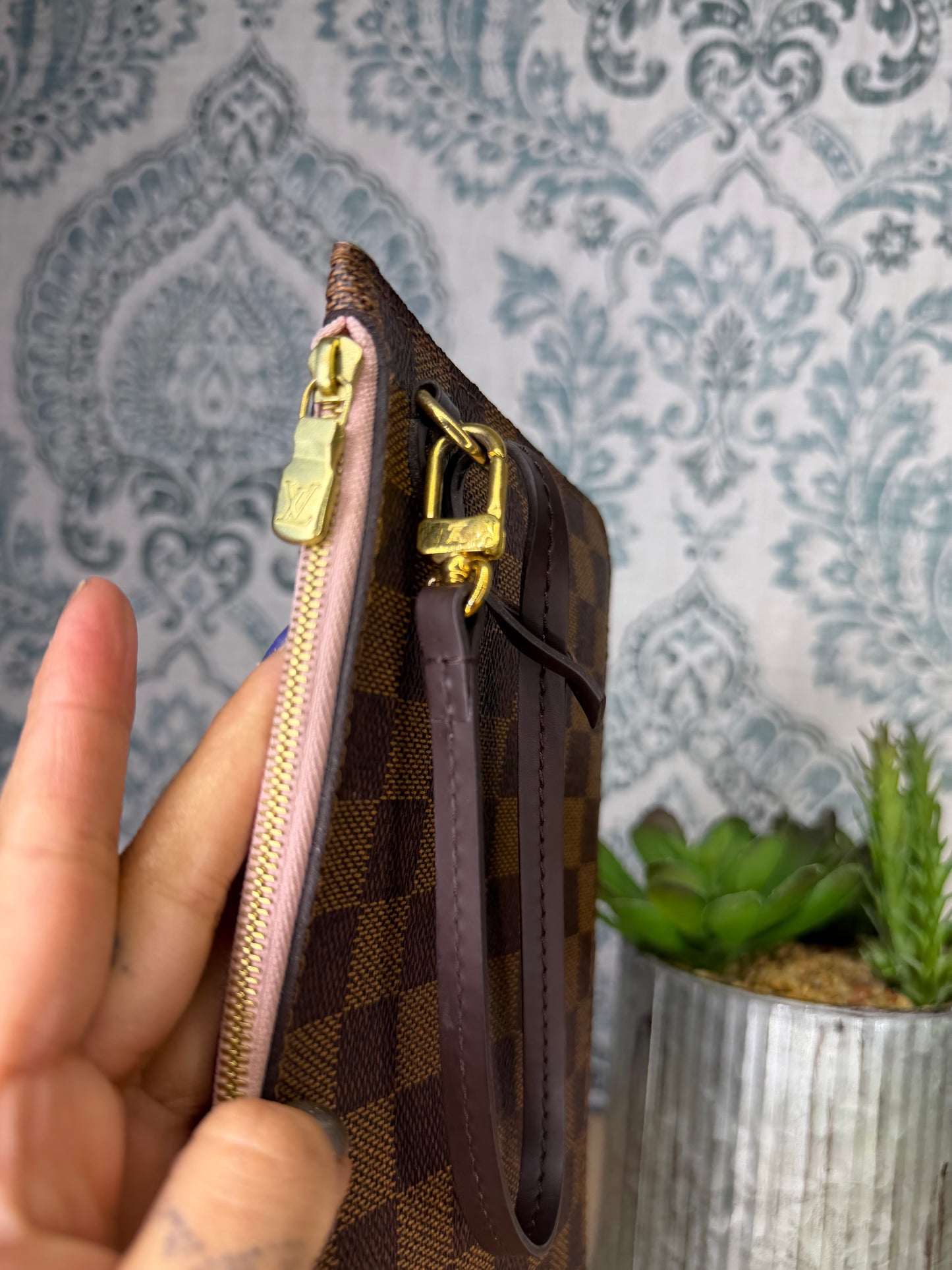 Louis Vuitton Neverfull Pouch Damier Ebene