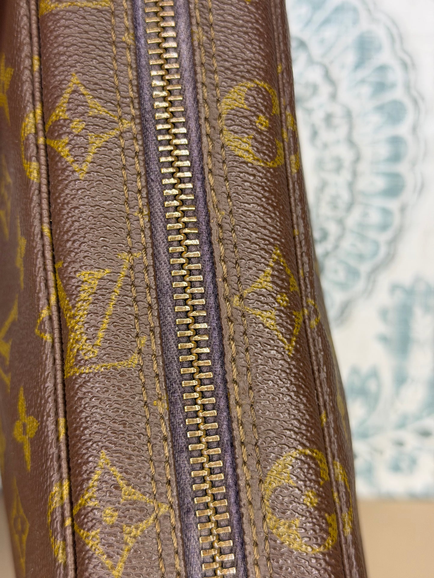 Louis Vuitton Trousse 23