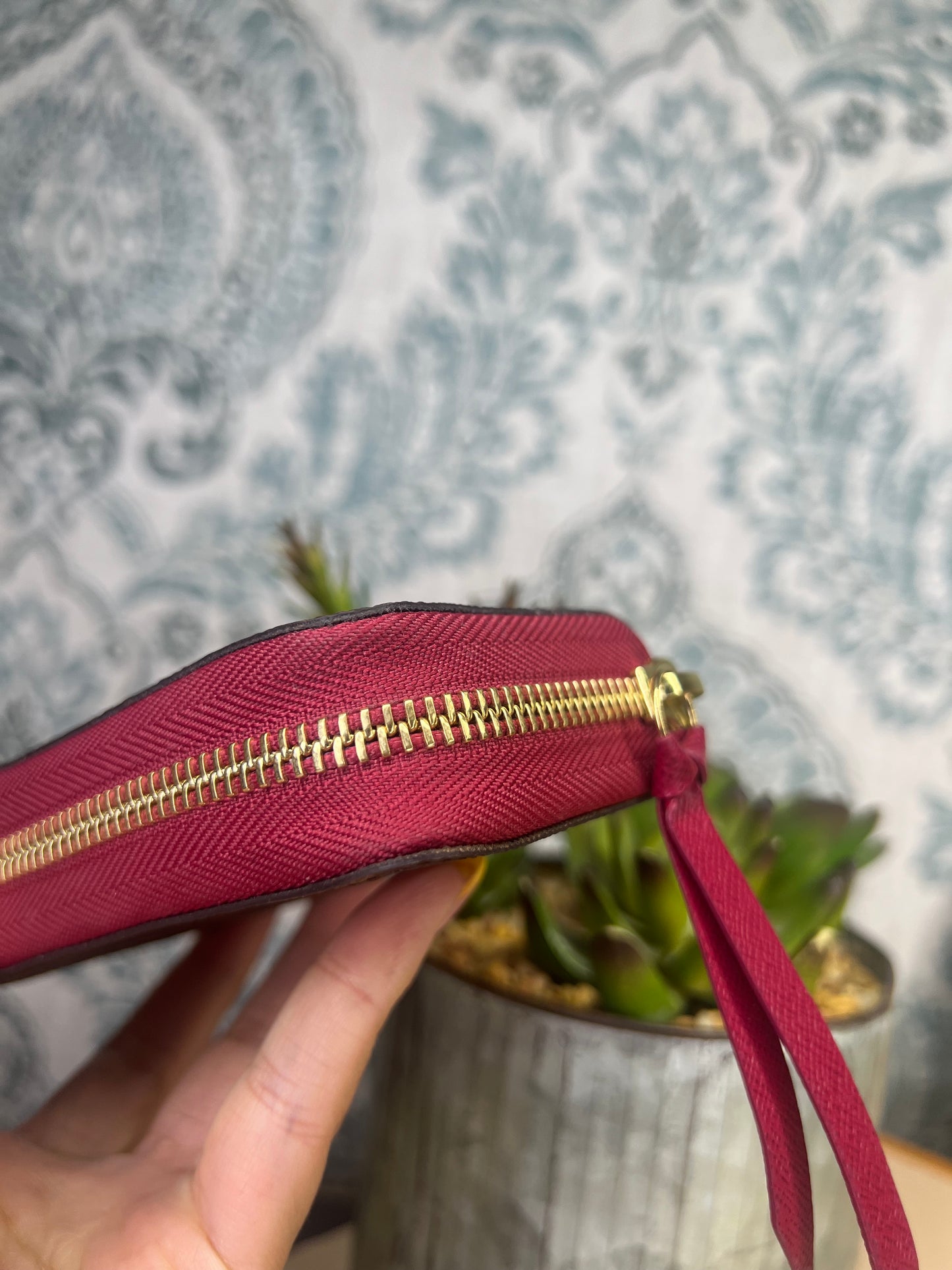 Louis Vuitton Zippy Multicartes Fuschia