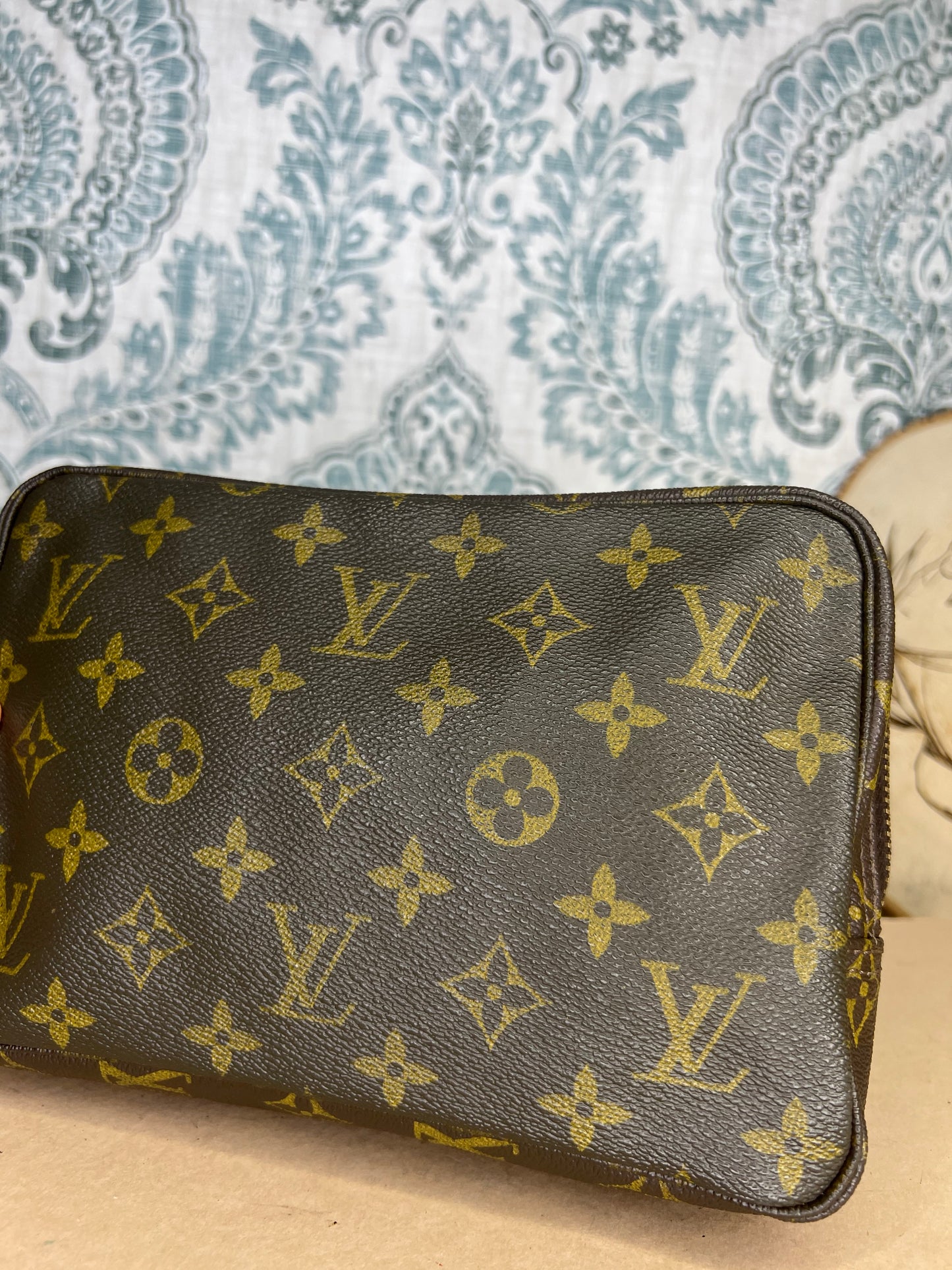 Louis Vuitton Trousse 23