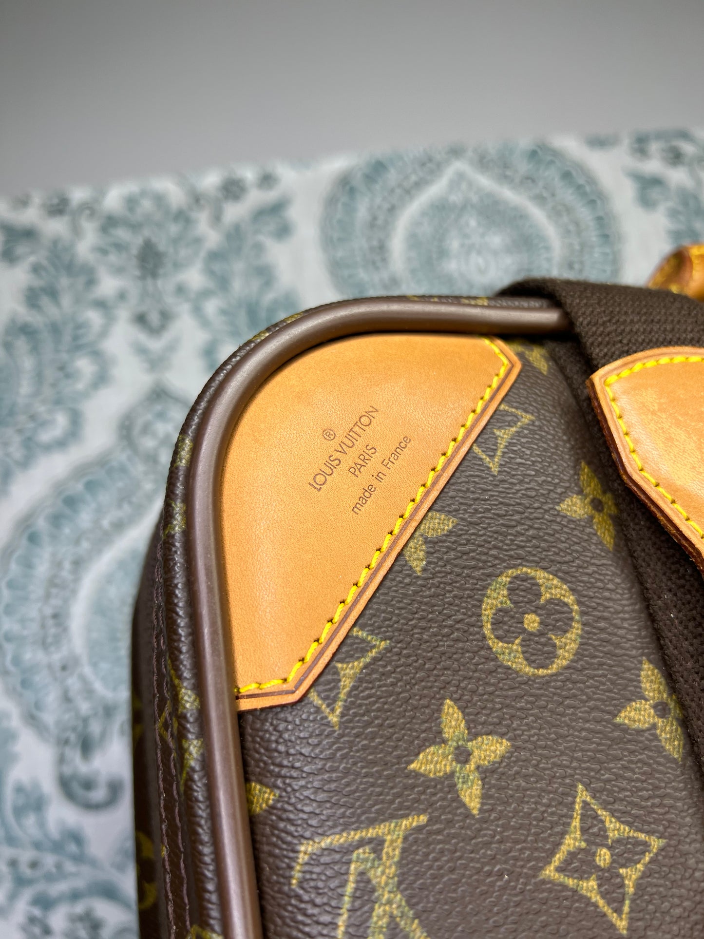 Satellite 53 Suit Case