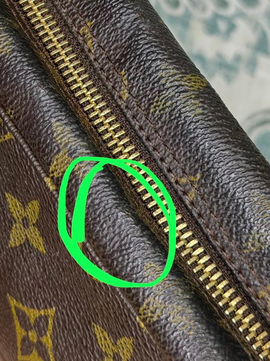 Louis Vuitton Trousse 23
