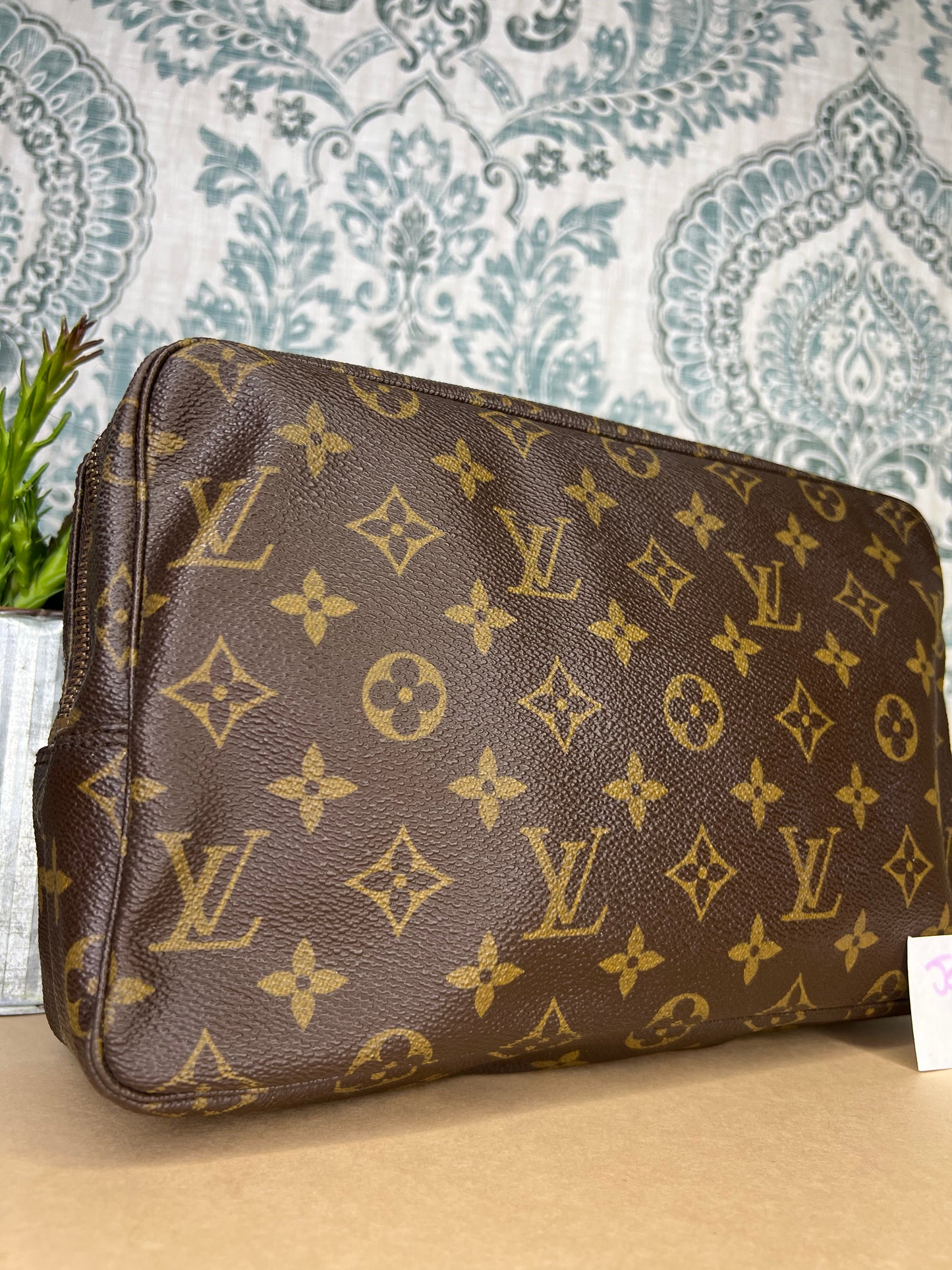 Louis Vuitton Trousse 28