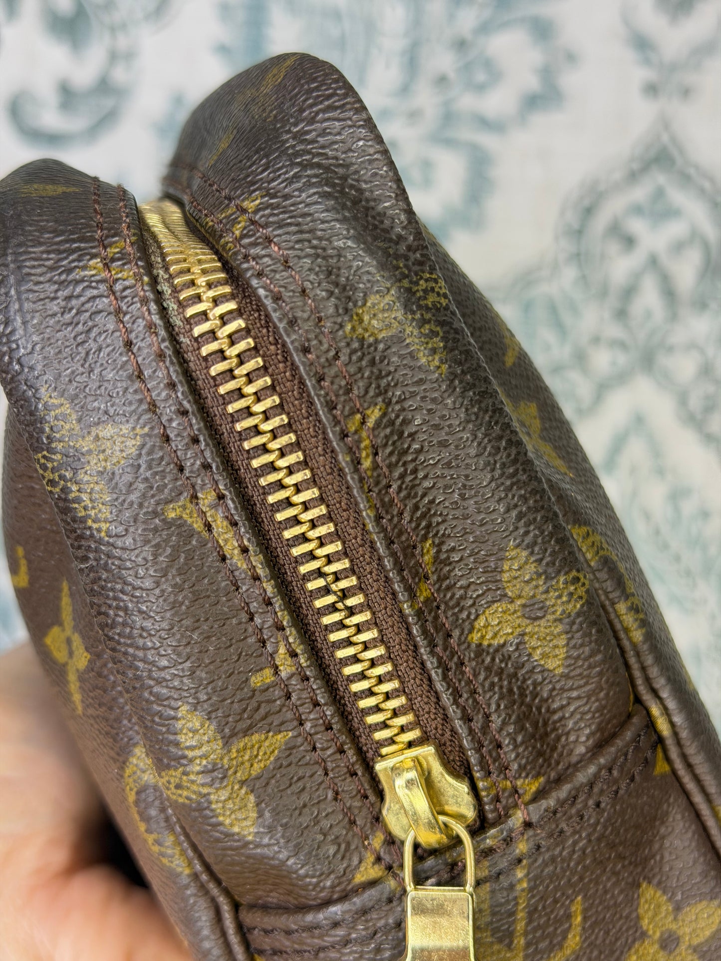 Louis Vuitton Trousse 23