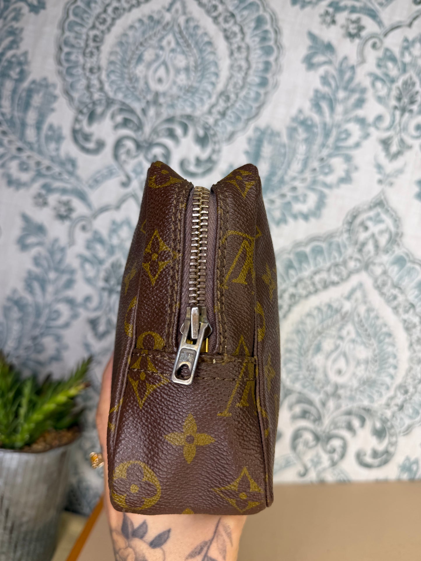 Louis Vuitton Trousse 23