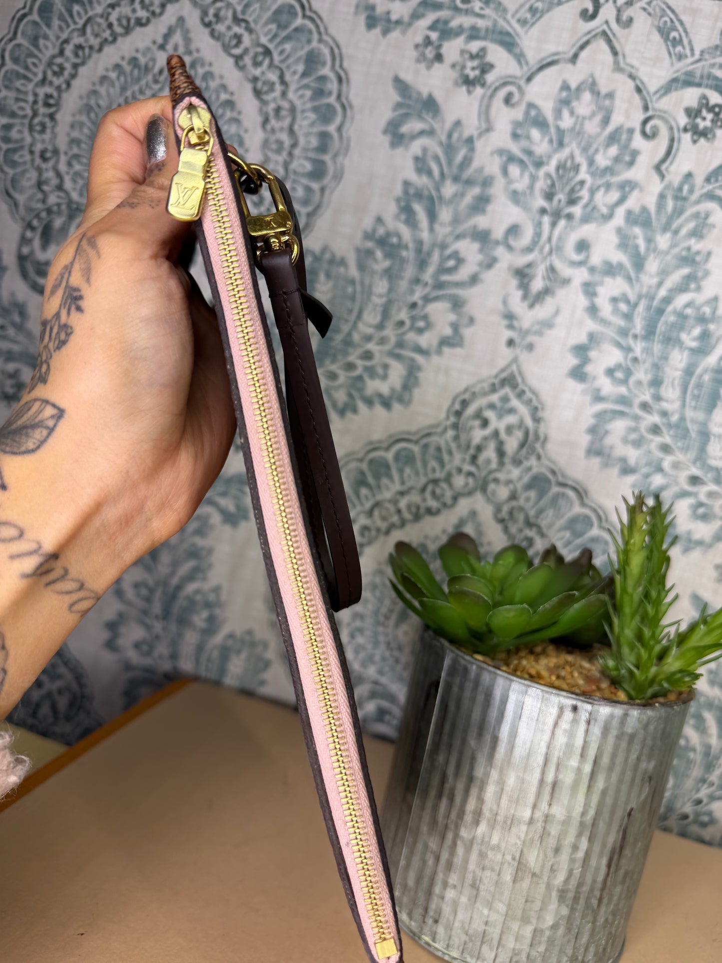 Louis Vuitton Neverfull Pouch Damier Ebene