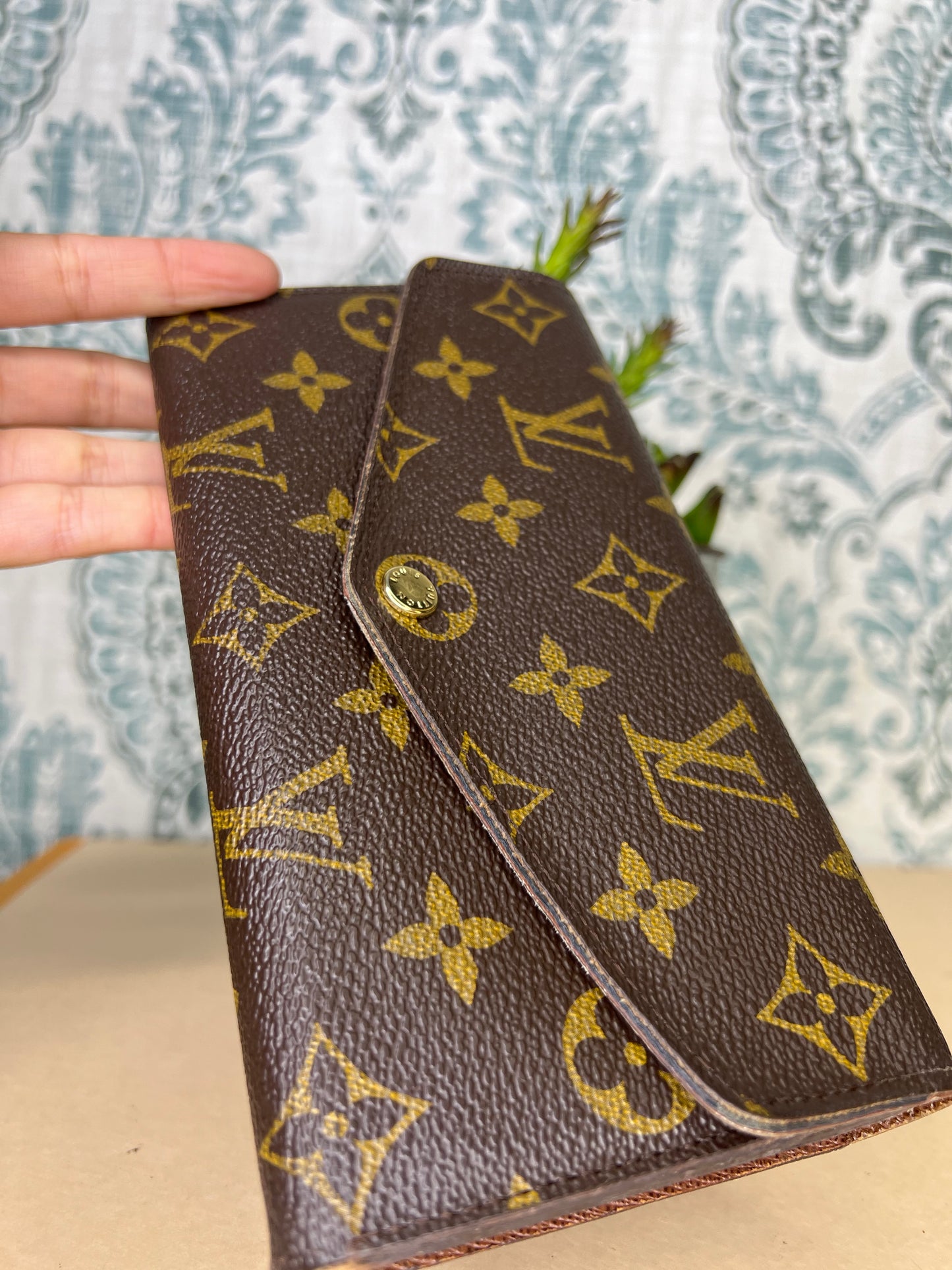 Louis Vuitton Monogram Sarah Wallet NM