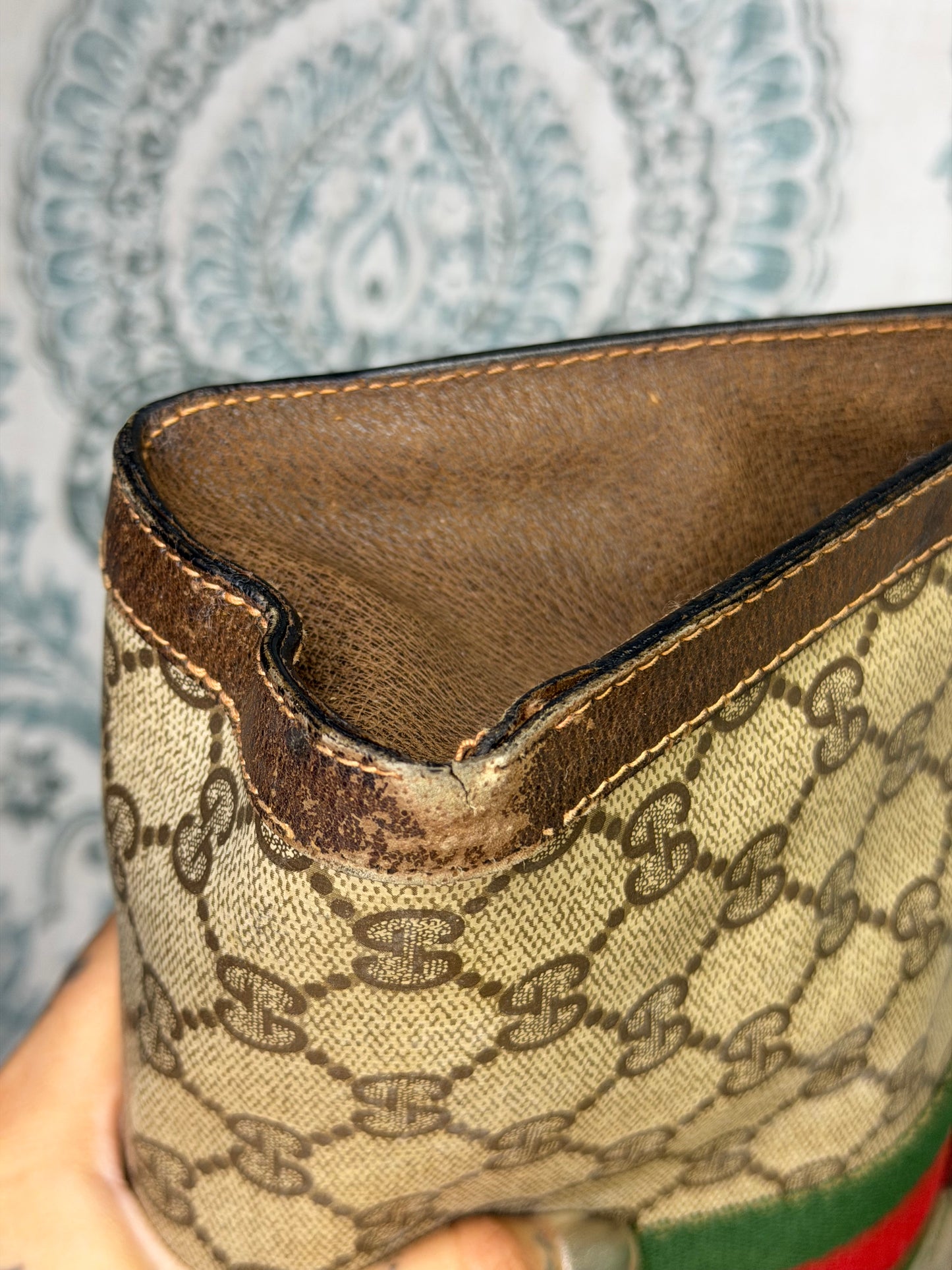 Gucci Supreme Sherry Line Clutch (Accessory Collection)