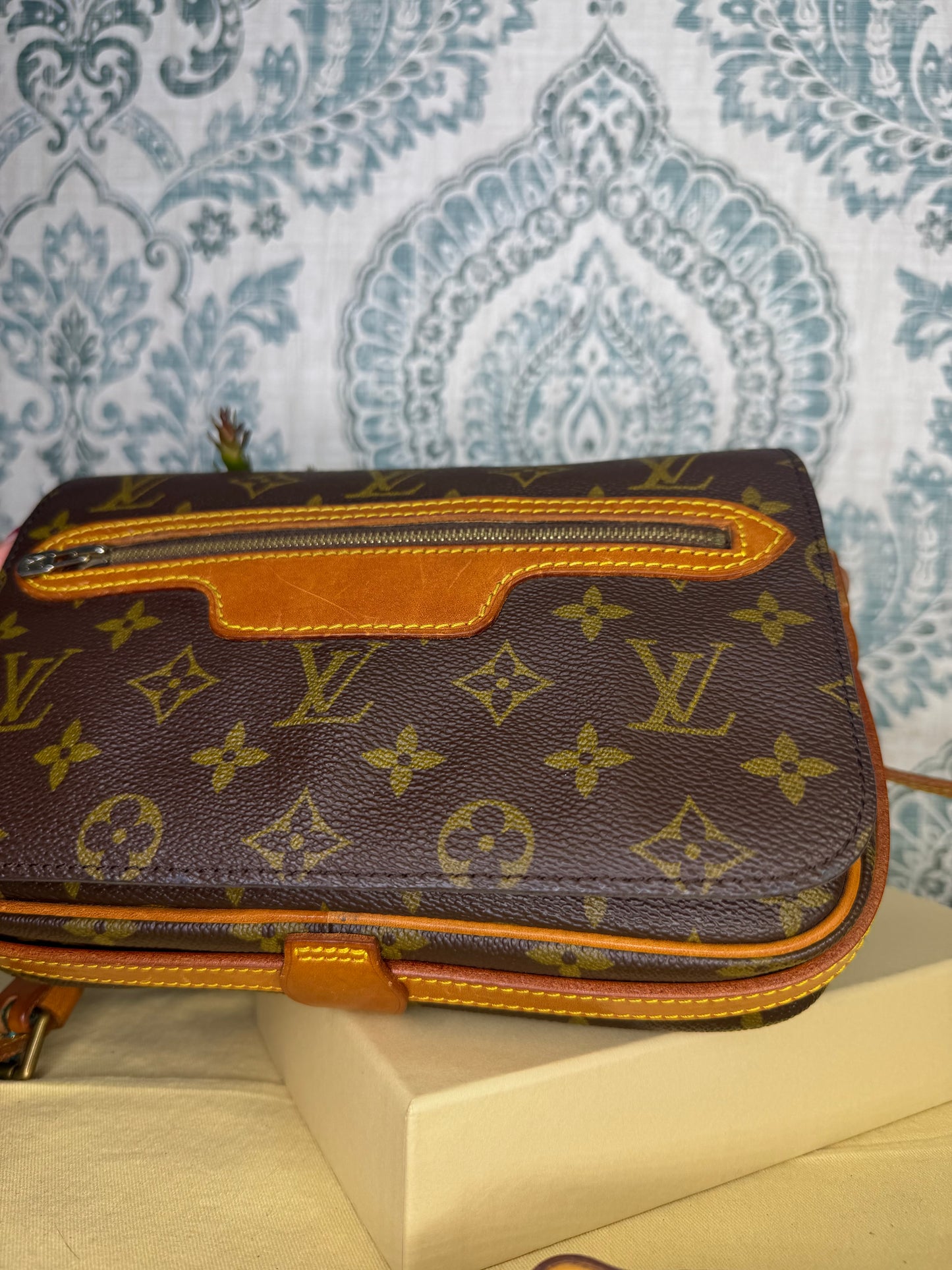Louis Vuitton Saint Germain 24