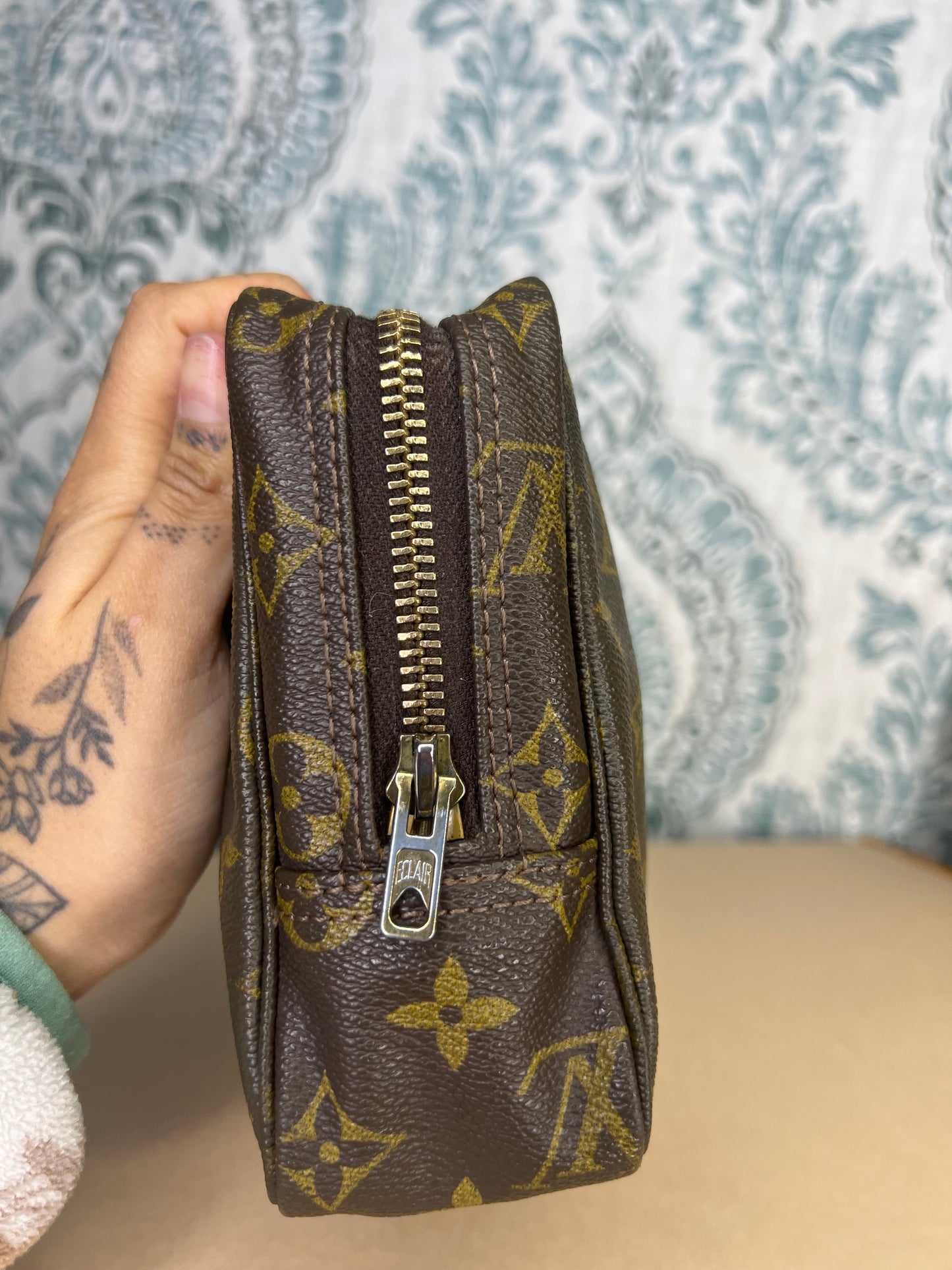 Louis Vuitton Trousse 23