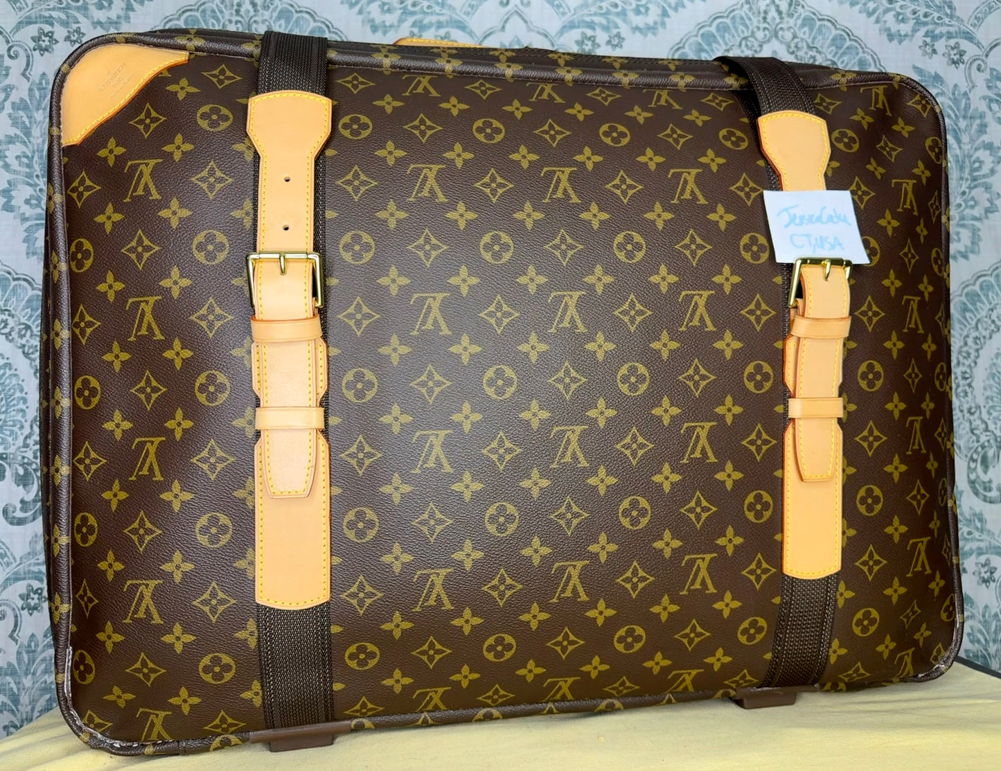 Louis Vuitton Satellite 60 Suit Case