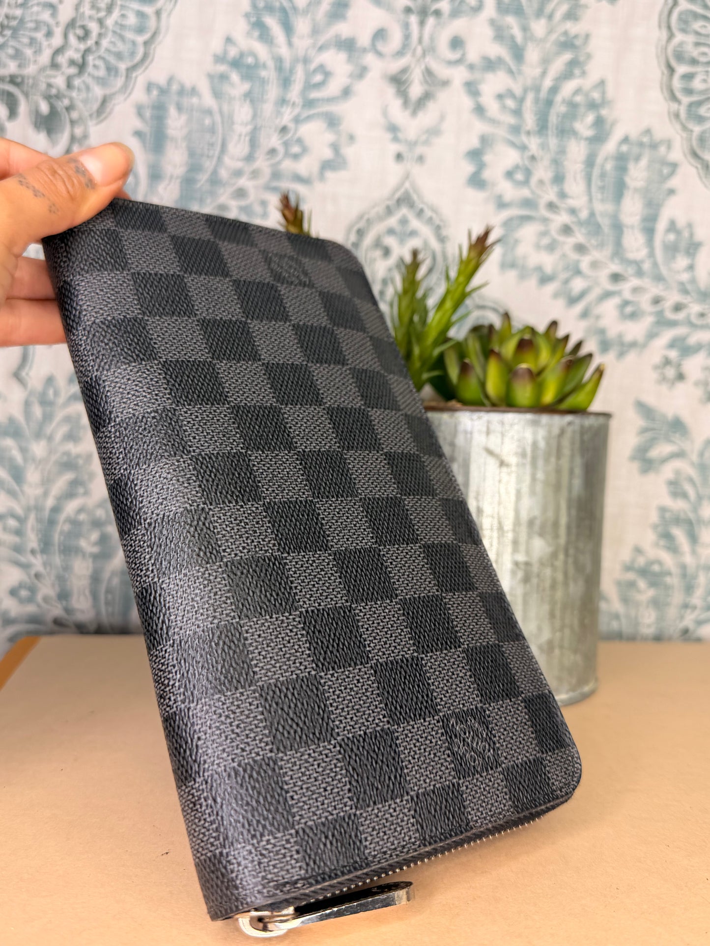 Louis Vuitton Damier Graphite Zippy Organizer