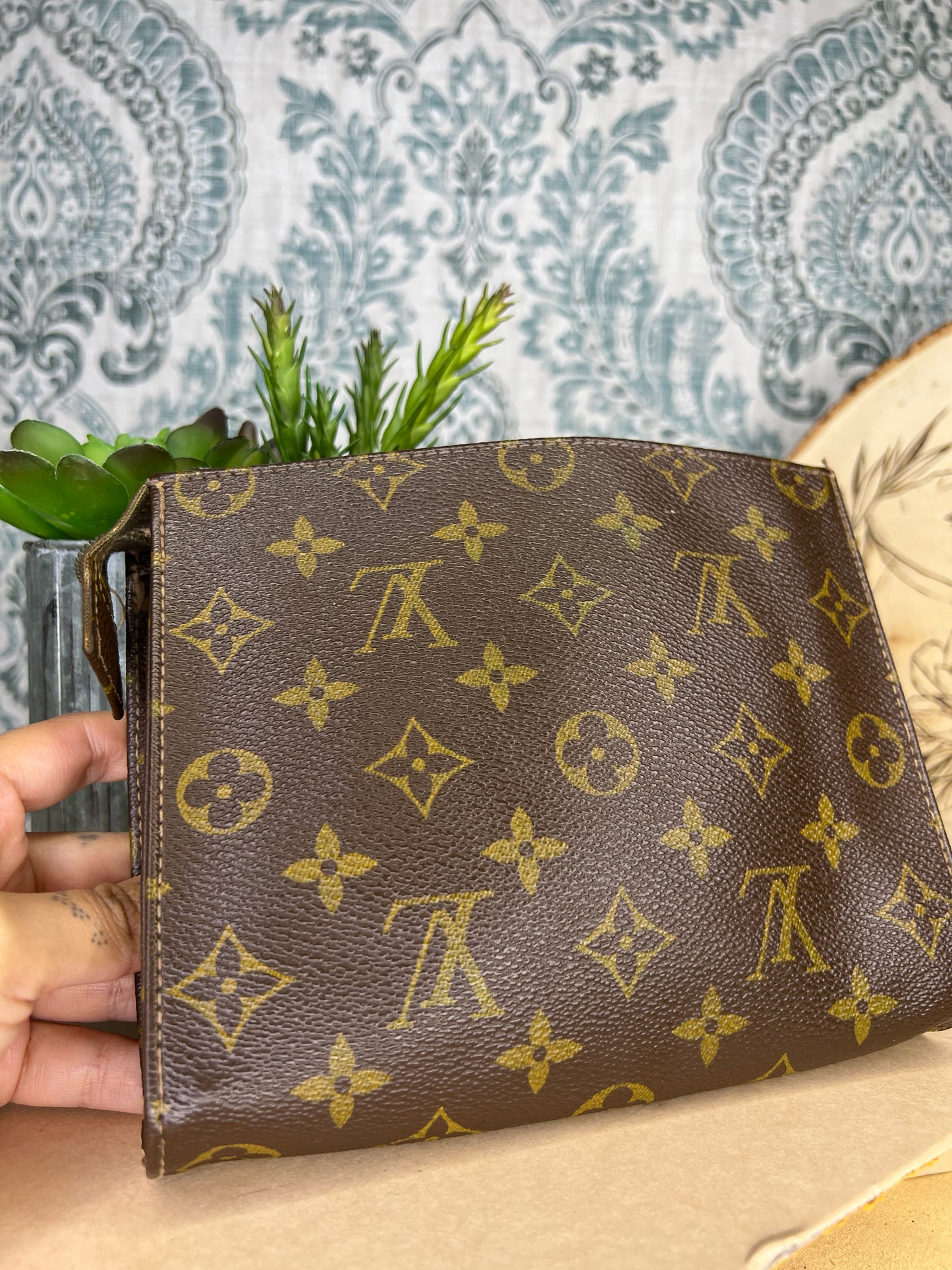 Louis Vuitton French Company Toiletry 19