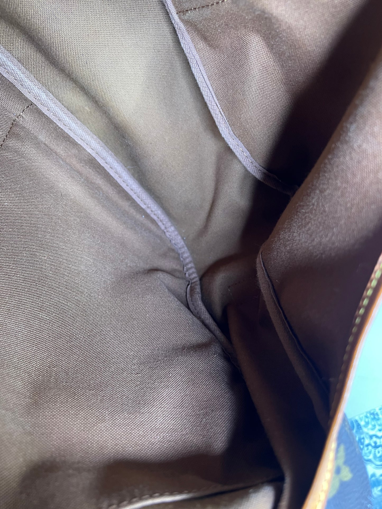Louis Vuitton Saumur 35