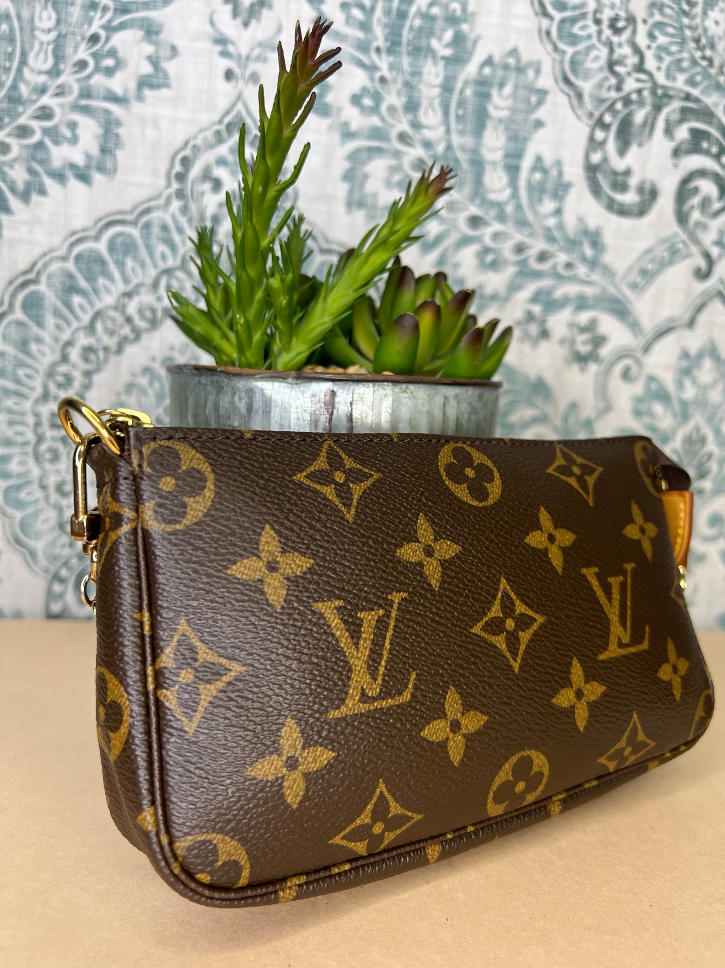 Louis Vuitton Monogram Bucket Pochette