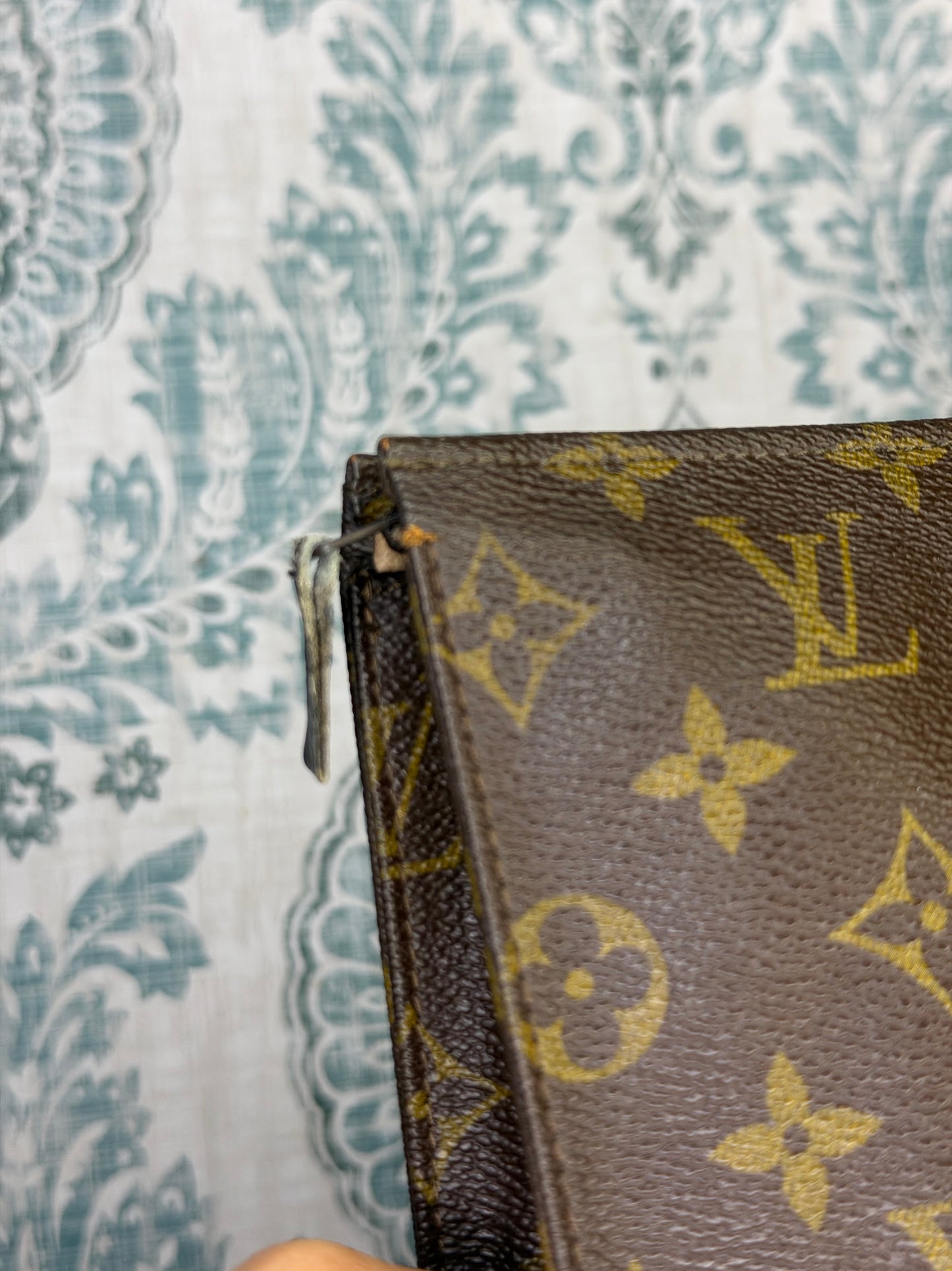 Louis Vuitton Toiletry 26