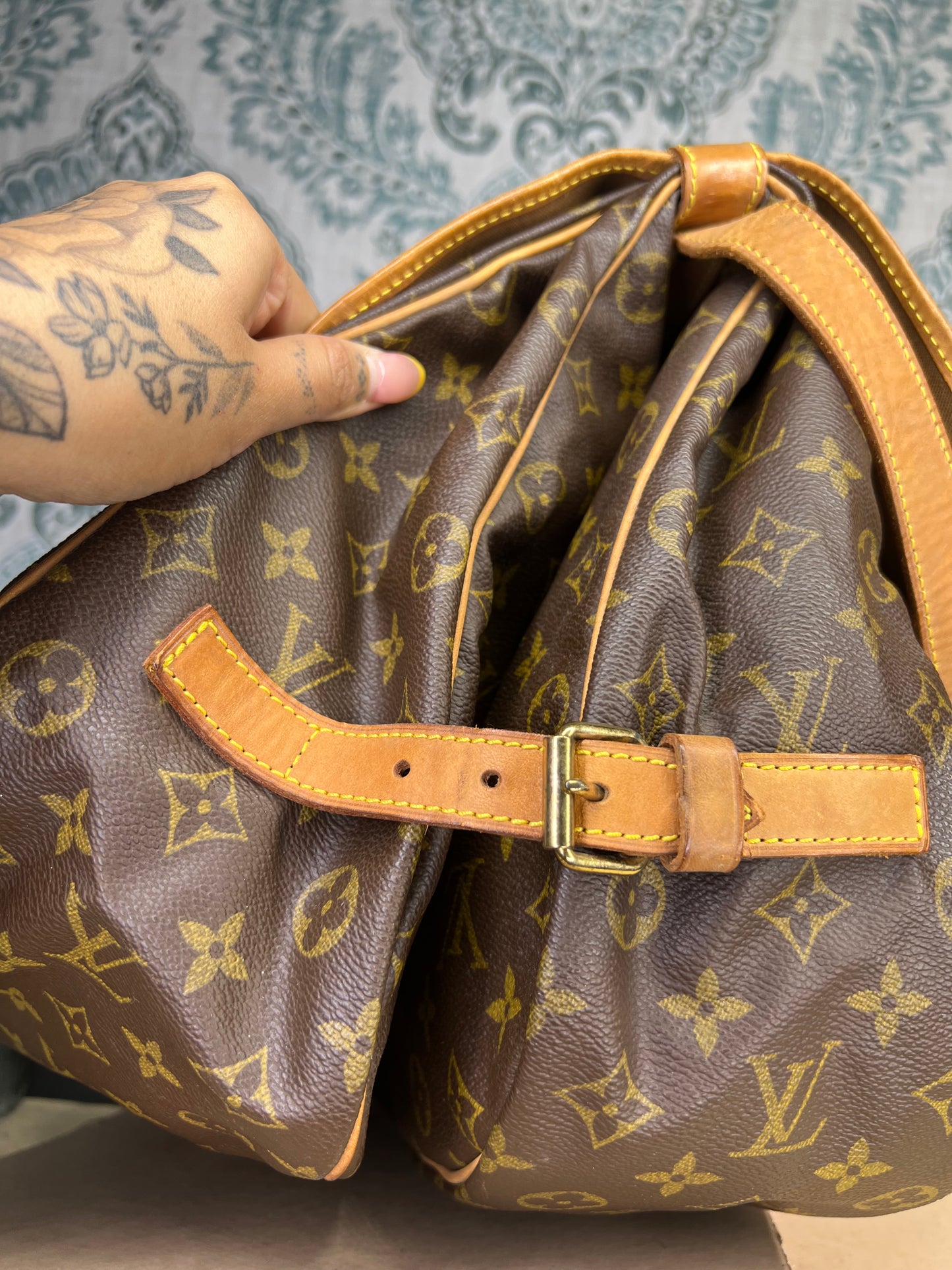 Louis Vuitton Saumur 35