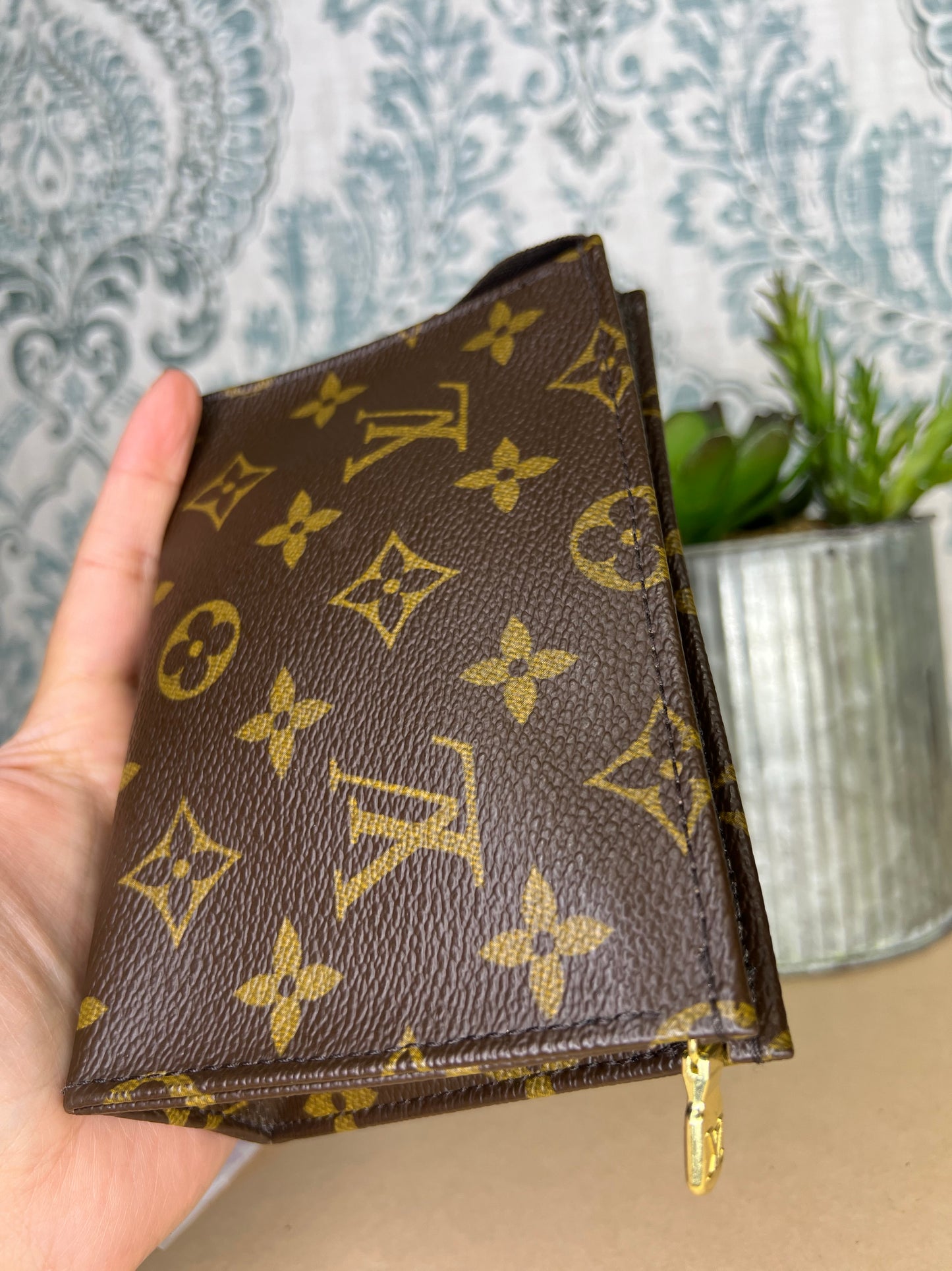 Louis Vuitton Toiletry 15