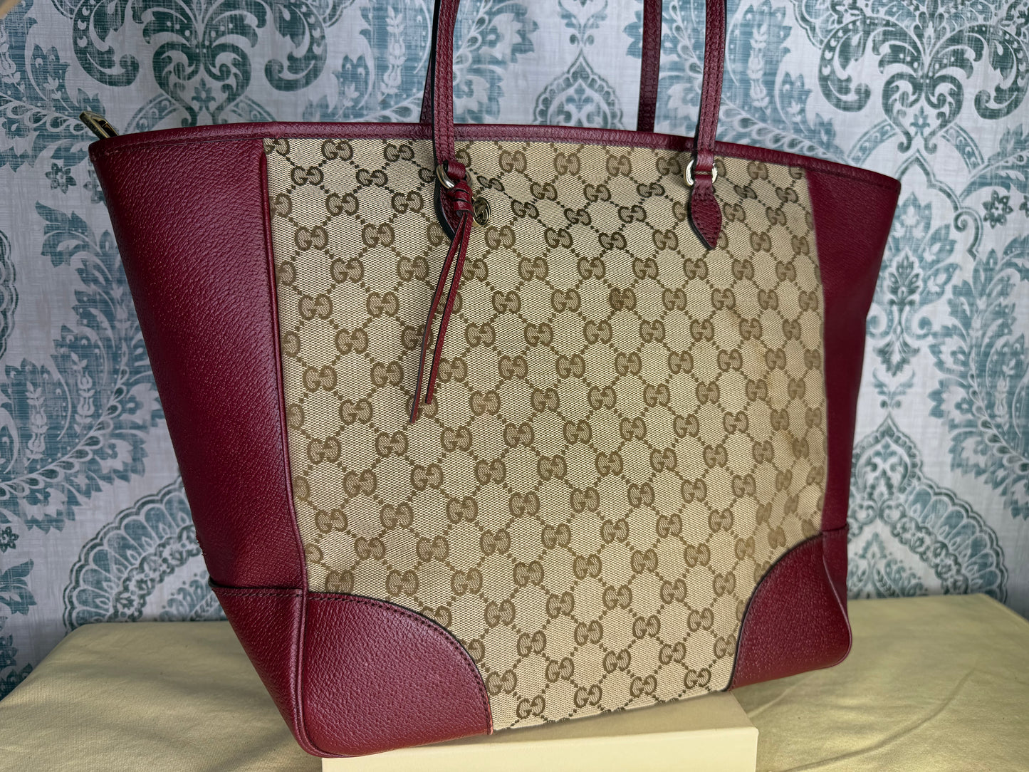 Gucci Medium Bree Zippered Tote