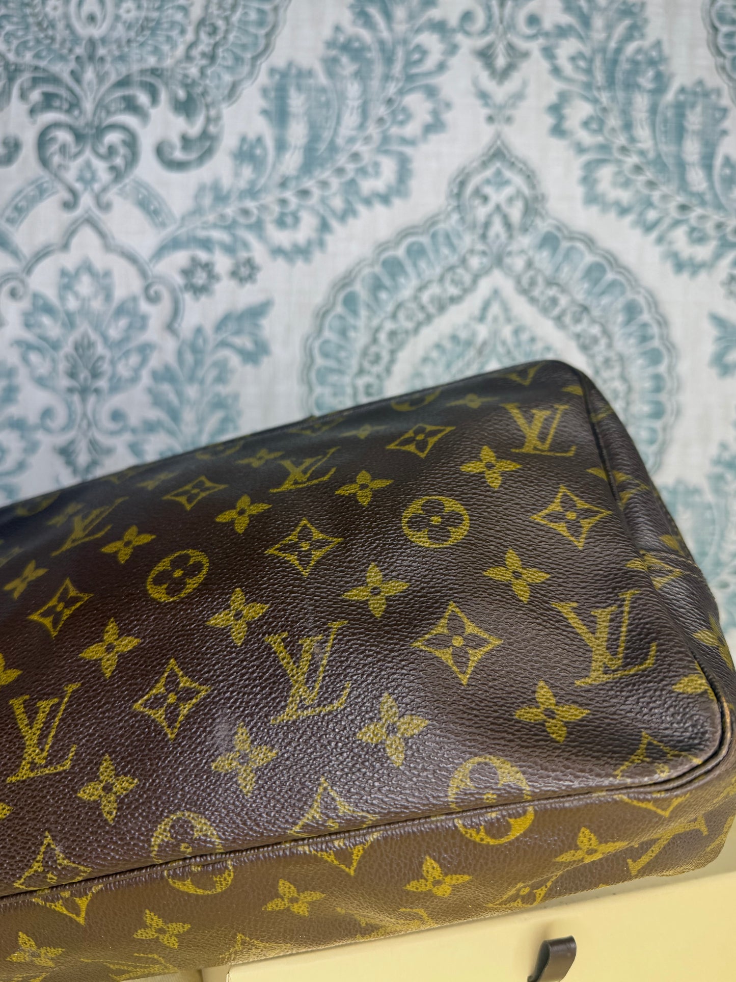 Louis Vuitton Trousse 28