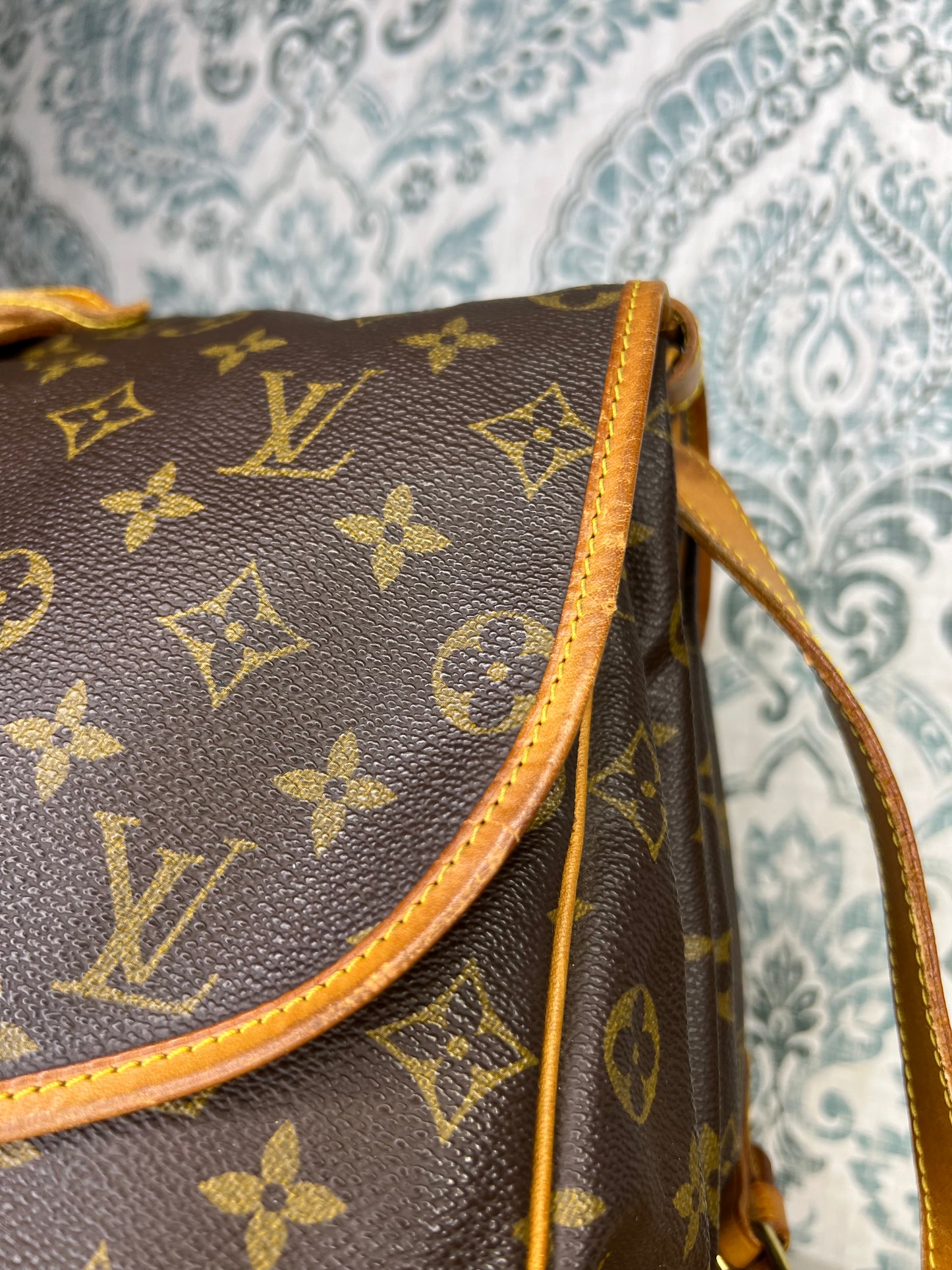 Louis Vuitton Saumur 35